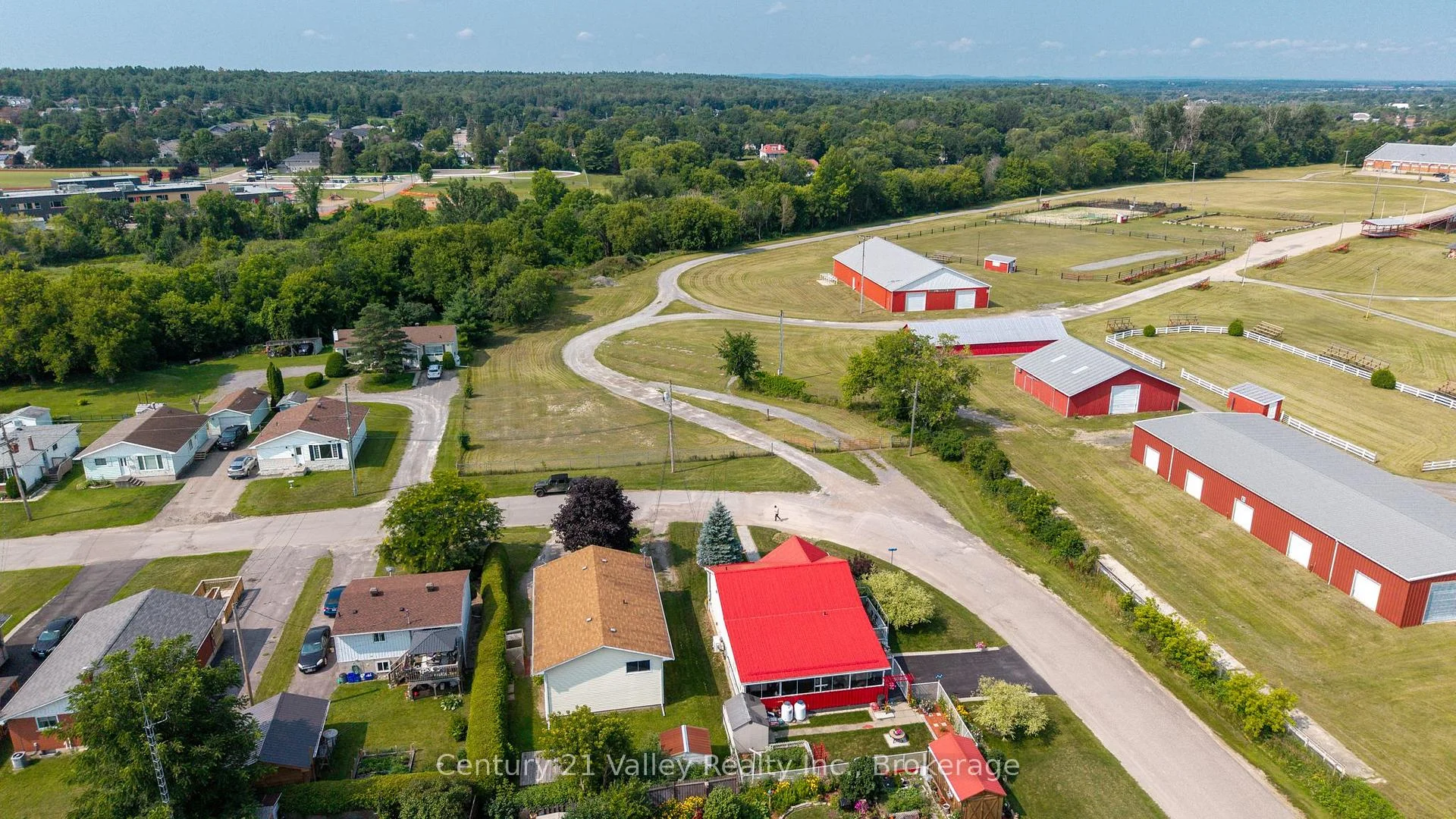 Photo 39 of 689 Fourth Street, Renfrew, Renfrew — HOMEH