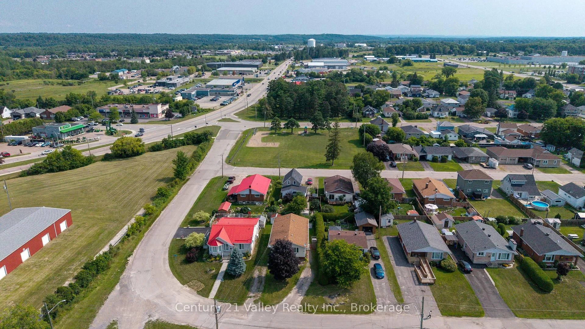 Photo 44 of 689 Fourth Street, Renfrew, Renfrew — HOMEH