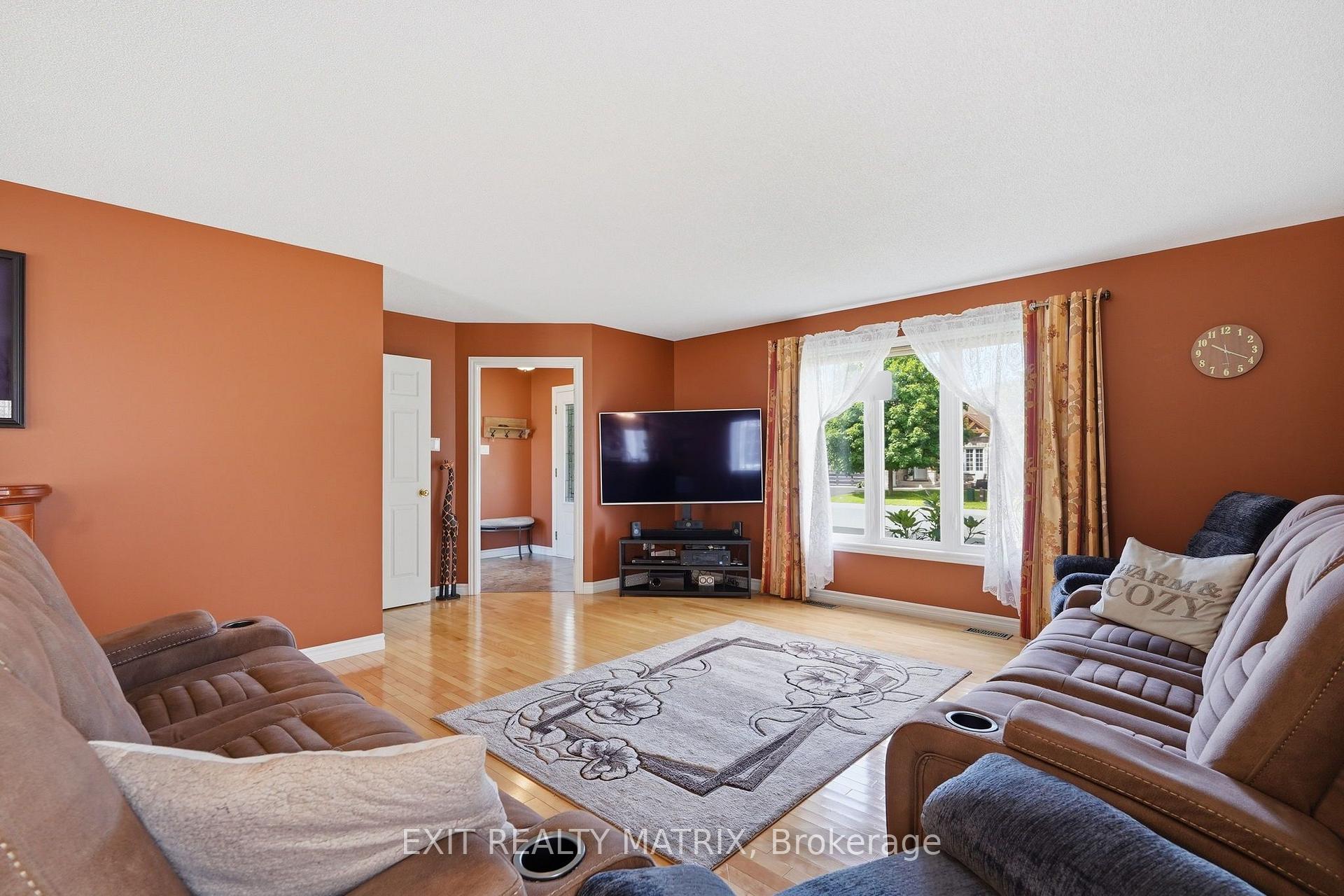 Photo 7 of 662 Des Erables Promenade, Casselman, Casselman — HOMEH