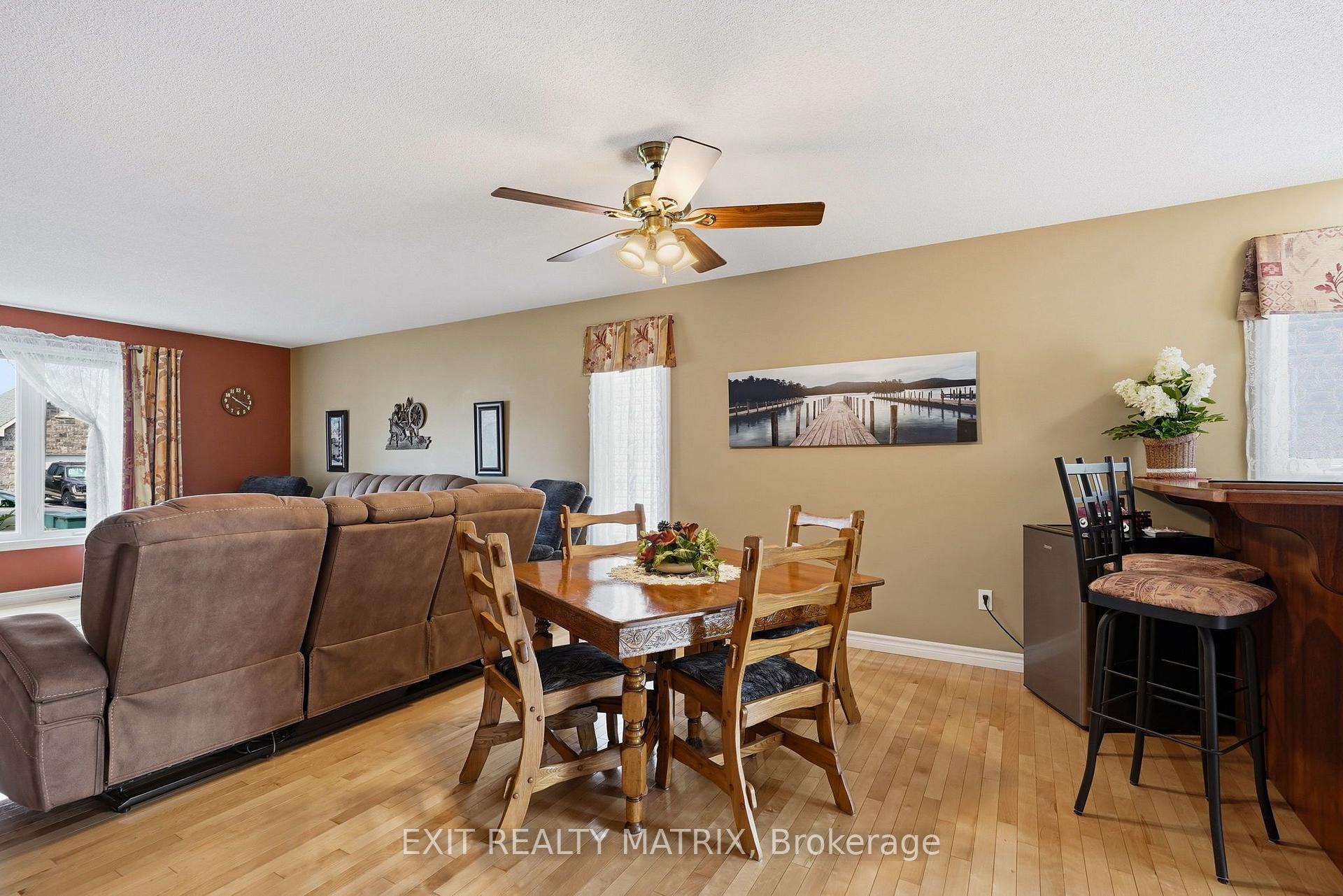 Photo 9 of 662 Des Erables Promenade, Casselman, Casselman — HOMEH