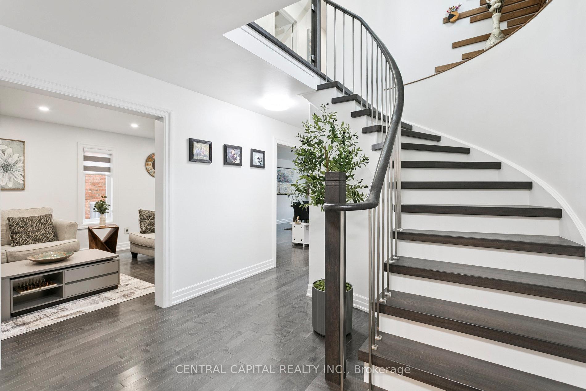 Photo 4 of 3389 Hargrove Road, Mississauga, Erin Mills — HOMEH