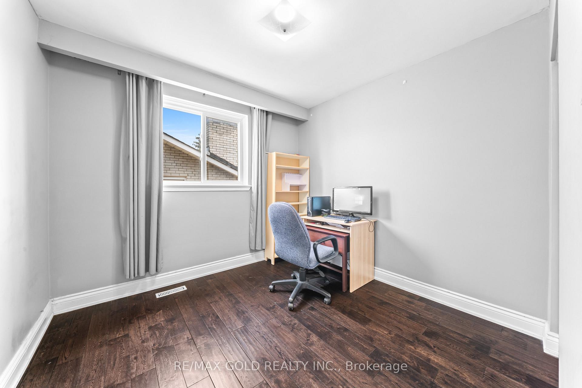 Photo 14 of 4 Collingdale Road, Etobicoke, Mount Olive-Silverstone-Jamestown — HOMEH