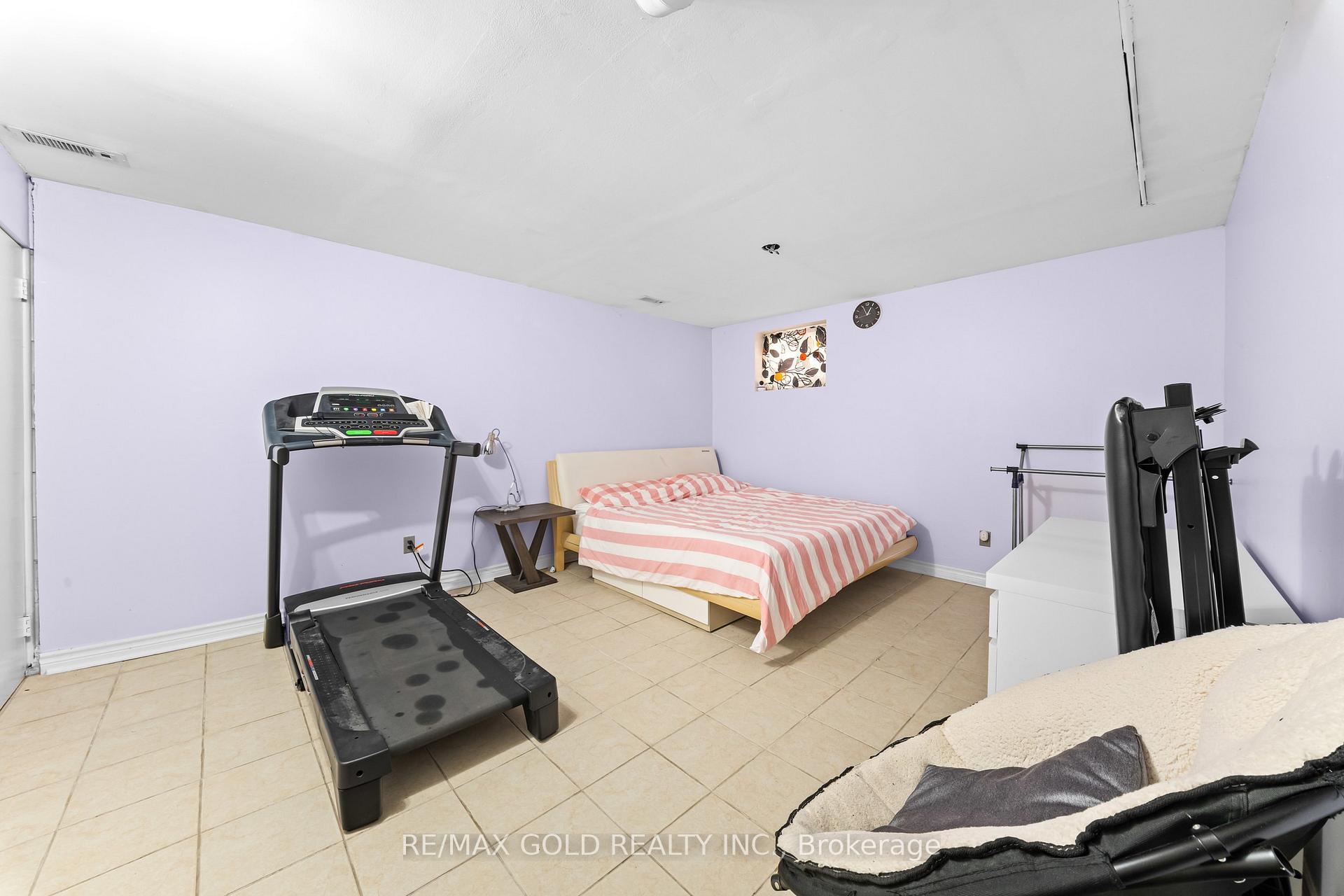 Photo 22 of 4 Collingdale Road, Etobicoke, Mount Olive-Silverstone-Jamestown — HOMEH