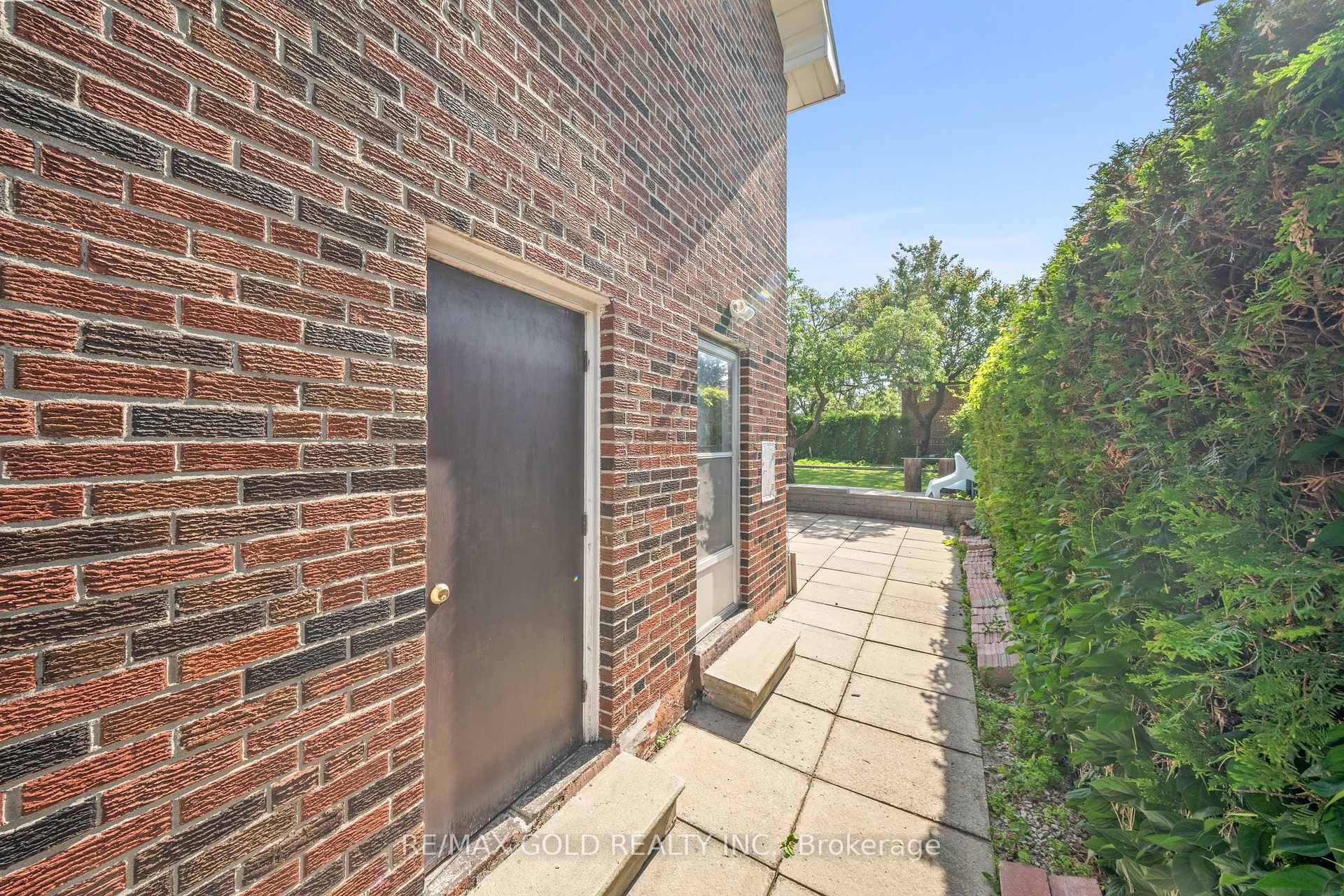 Photo 24 of 4 Collingdale Road, Etobicoke, Mount Olive-Silverstone-Jamestown — HOMEH