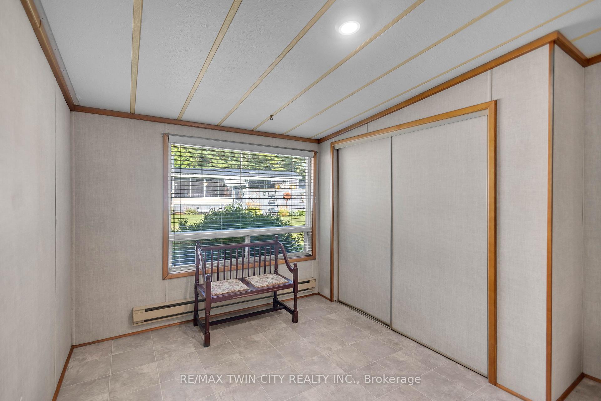 Photo 5 of Unit 505, 673 Brant Waterloo Road, North Dumfries, Ayr — HOMEH