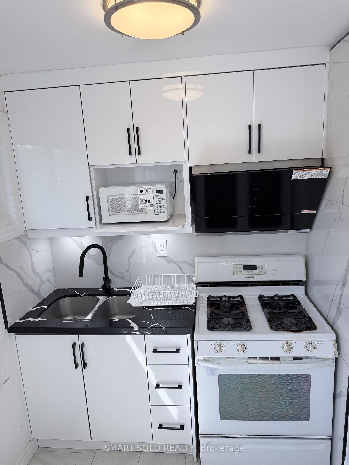 Photo 2 of Unit BSMT, 39 Glendower Circuit, Scarborough, L'Amoreaux — HOMEH