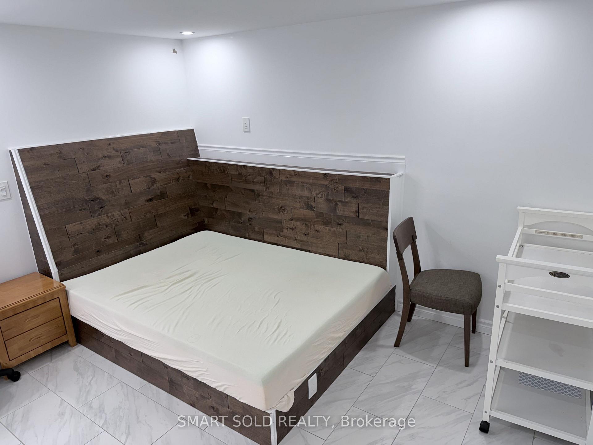 Photo 6 of Unit BSMT, 39 Glendower Circuit, Scarborough, L'Amoreaux — HOMEH