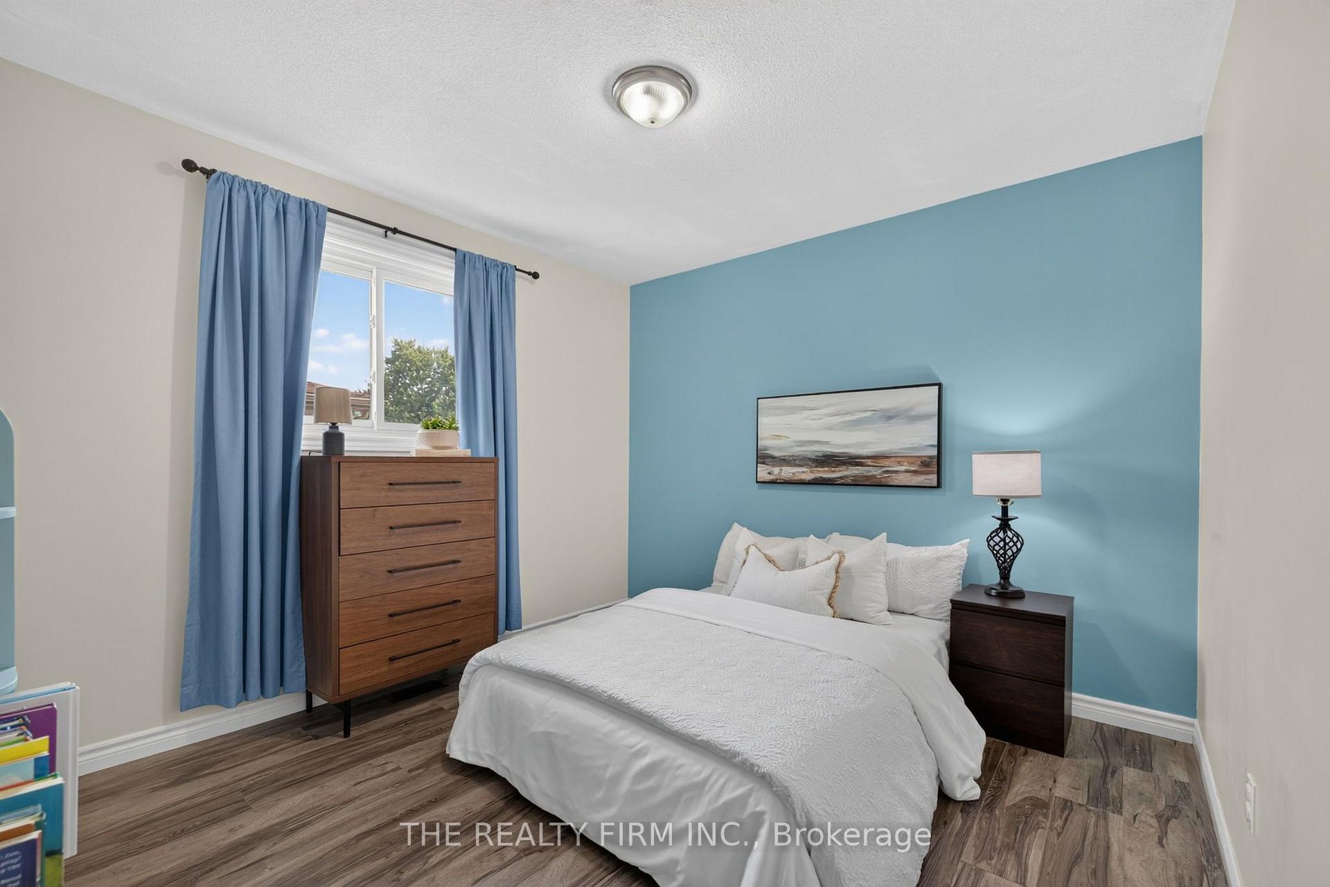 Photo 15 of 23 Confederation Drive, St. Thomas — HOMEH