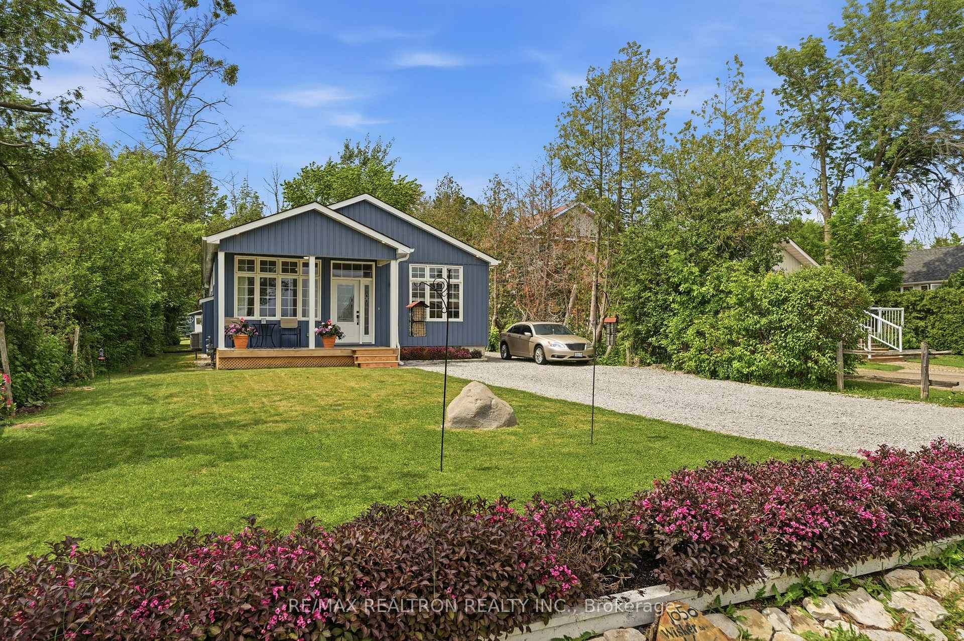 Photo 3 of 1050 Wisker Avenue, Innisfil, Rural Innisfil — HOMEH
