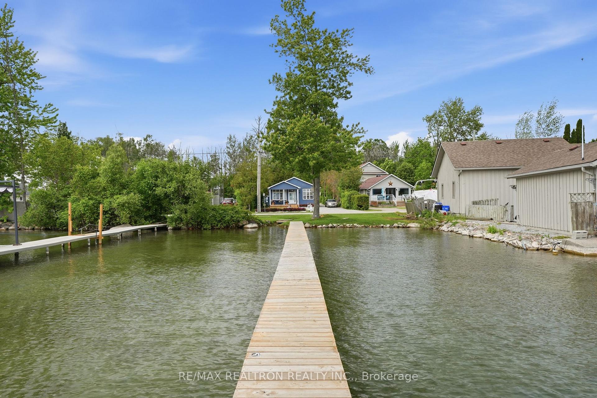 Photo 2 of 1050 Wisker Avenue, Innisfil, Rural Innisfil — HOMEH
