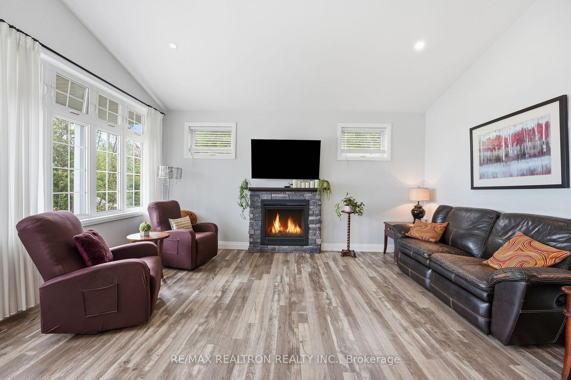 Photo 10 of 1050 Wisker Avenue, Innisfil, Rural Innisfil — HOMEH