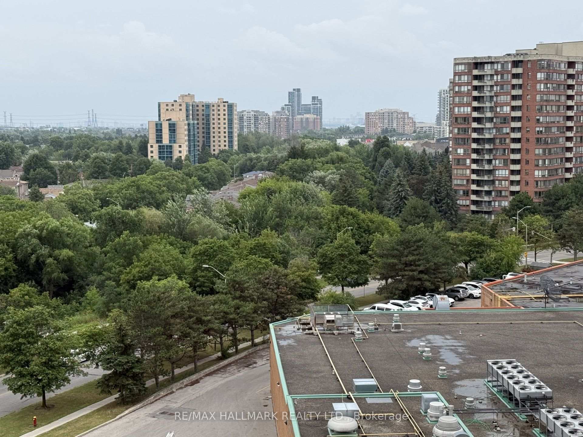 Photo 5 of Unit 1022, 32 Clarissa Drive E, Richmond Hill, Harding — HOMEH