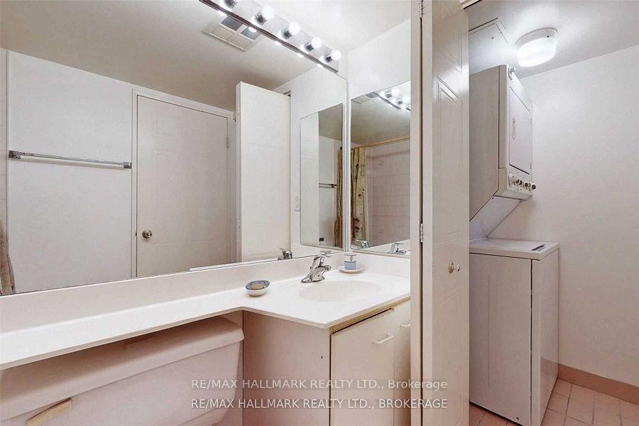 Photo 11 of Unit 1022, 32 Clarissa Drive E, Richmond Hill, Harding — HOMEH