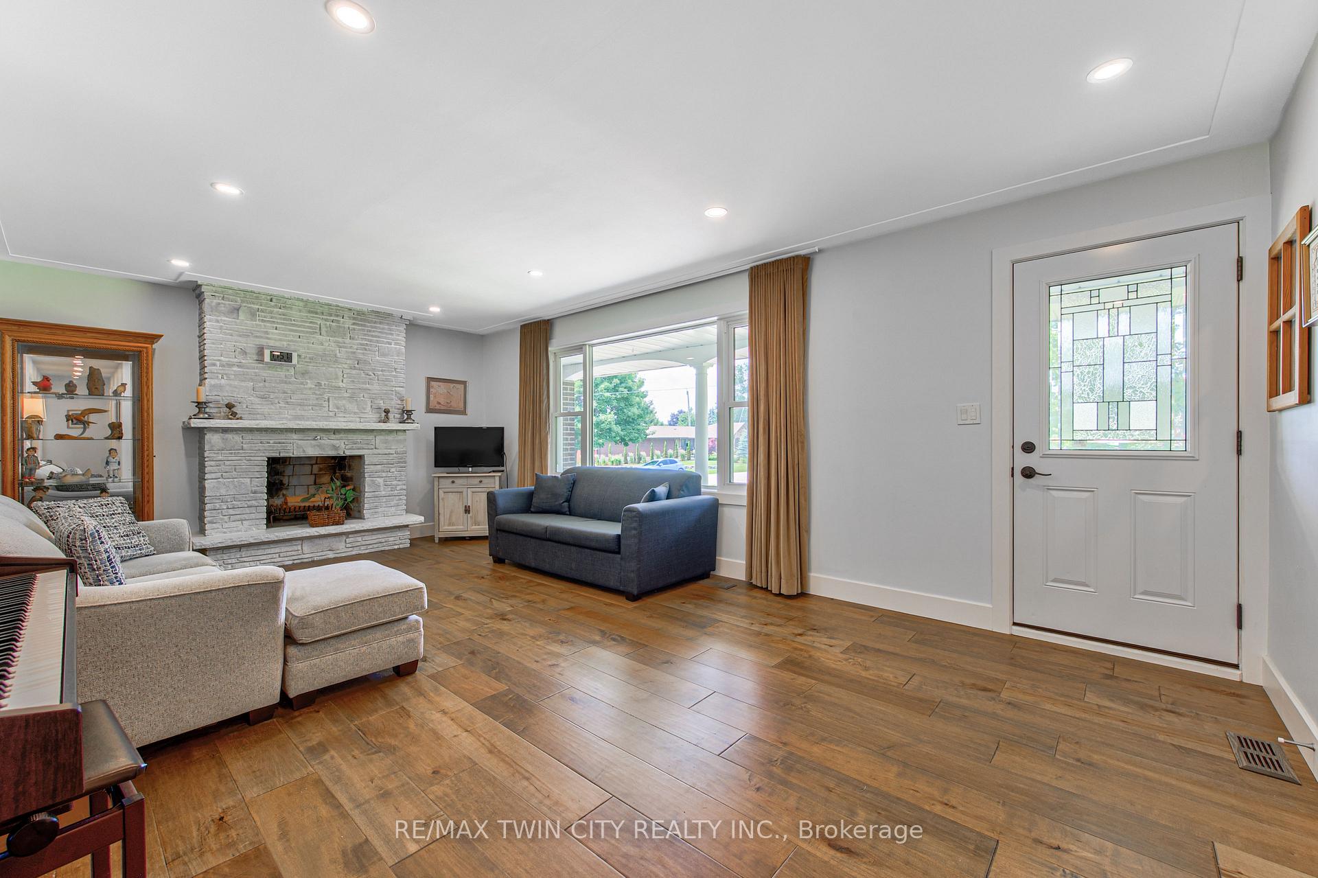 Photo 14 of 11 Beechim Drive, Wilmot, New Dundee — HOMEH