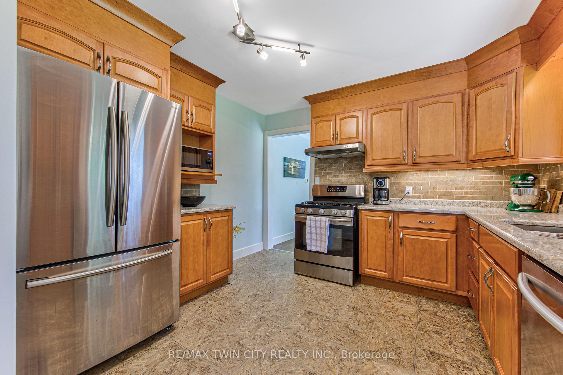 Photo 20 of 11 Beechim Drive, Wilmot, New Dundee — HOMEH