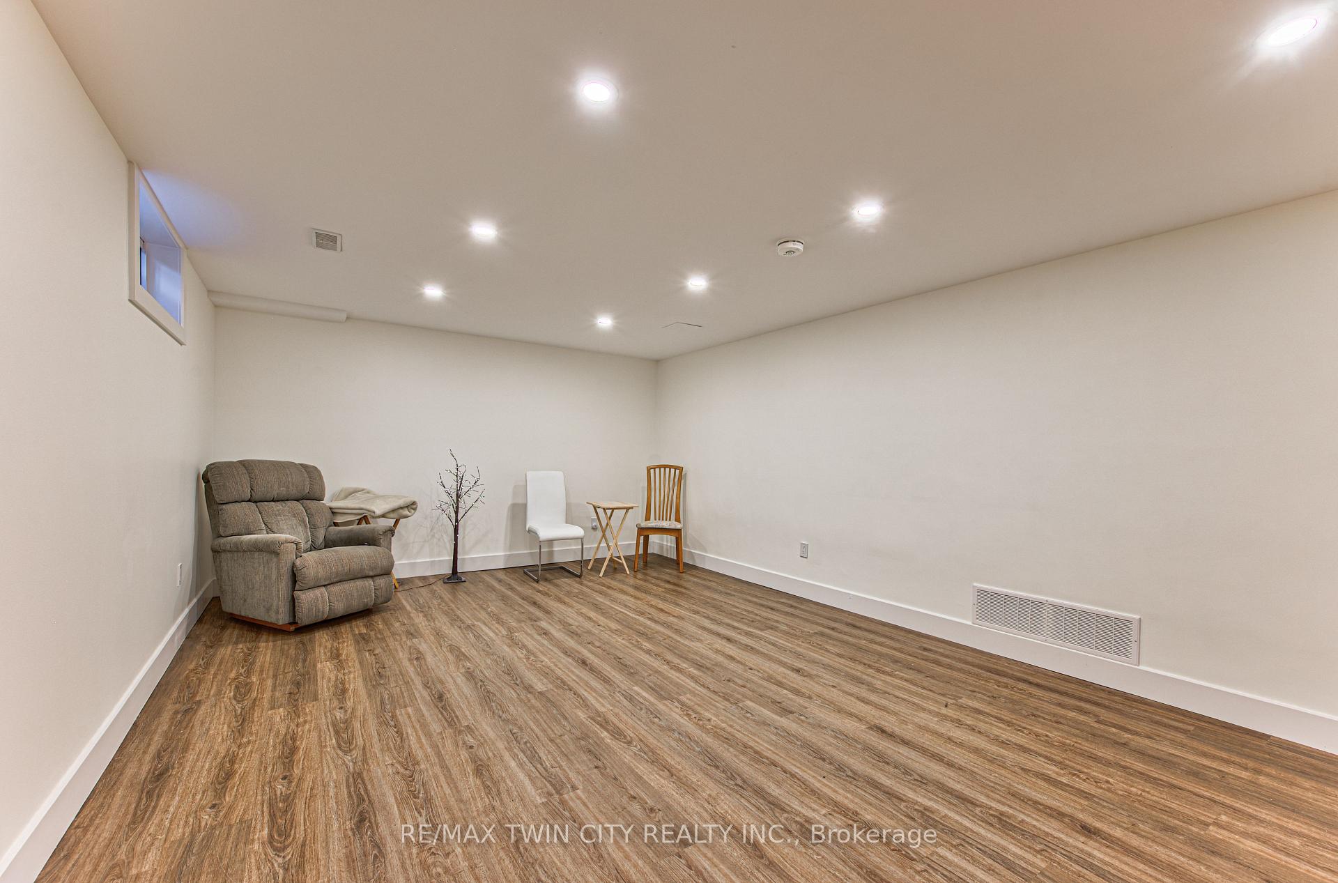 Photo 32 of 11 Beechim Drive, Wilmot, New Dundee — HOMEH