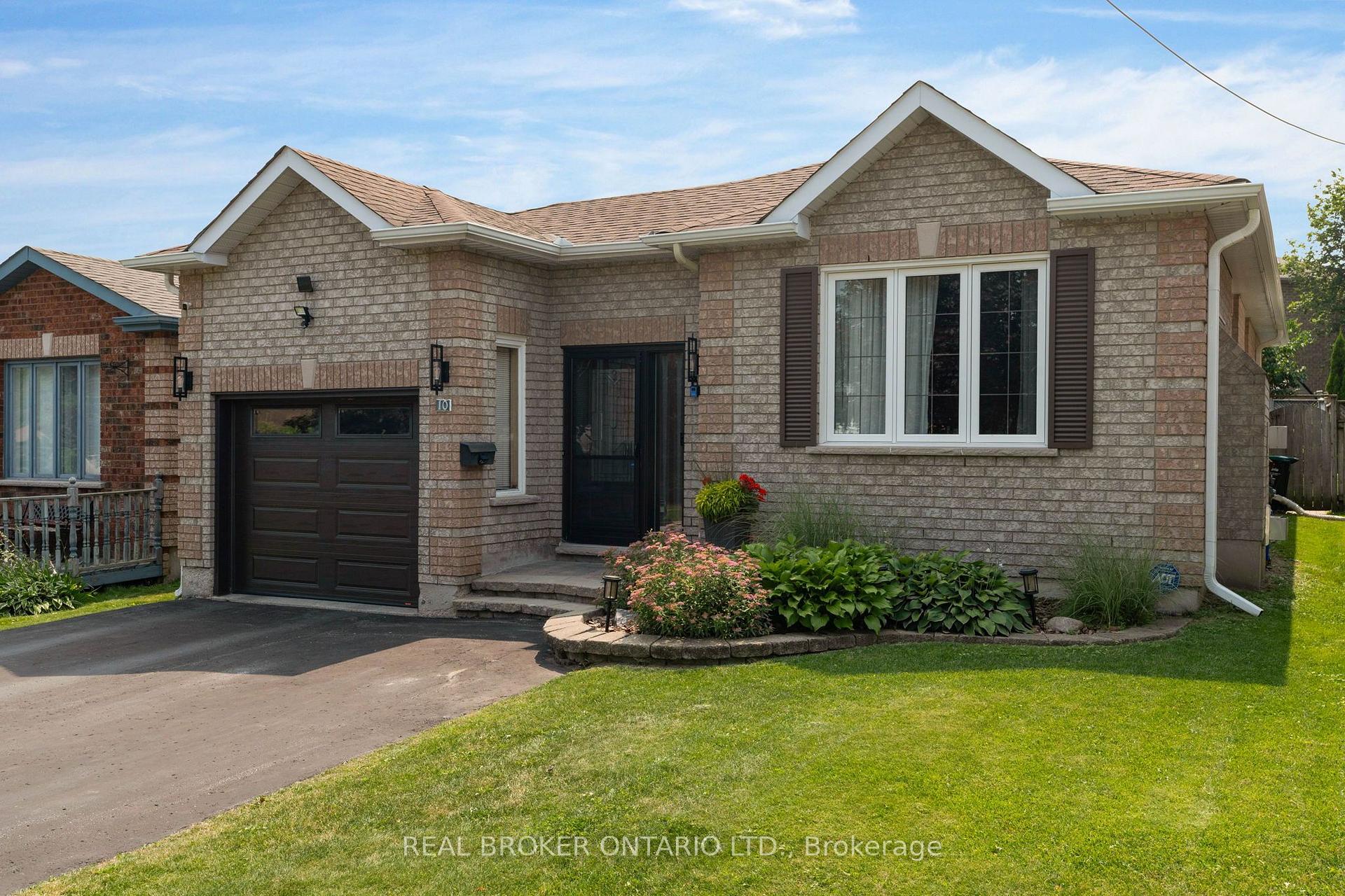 Photo 2 of 10 Wismer Avenue, Barrie, Northwest — HOMEH