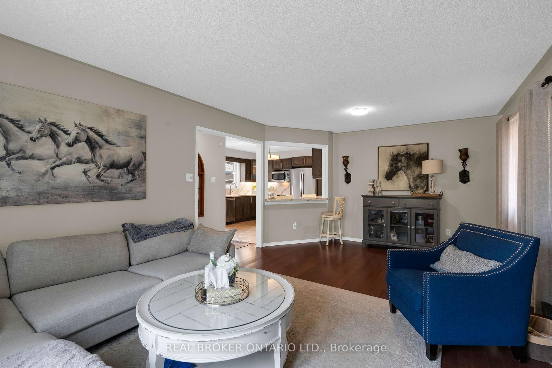 Photo 6 of 10 Wismer Avenue, Barrie, Northwest — HOMEH