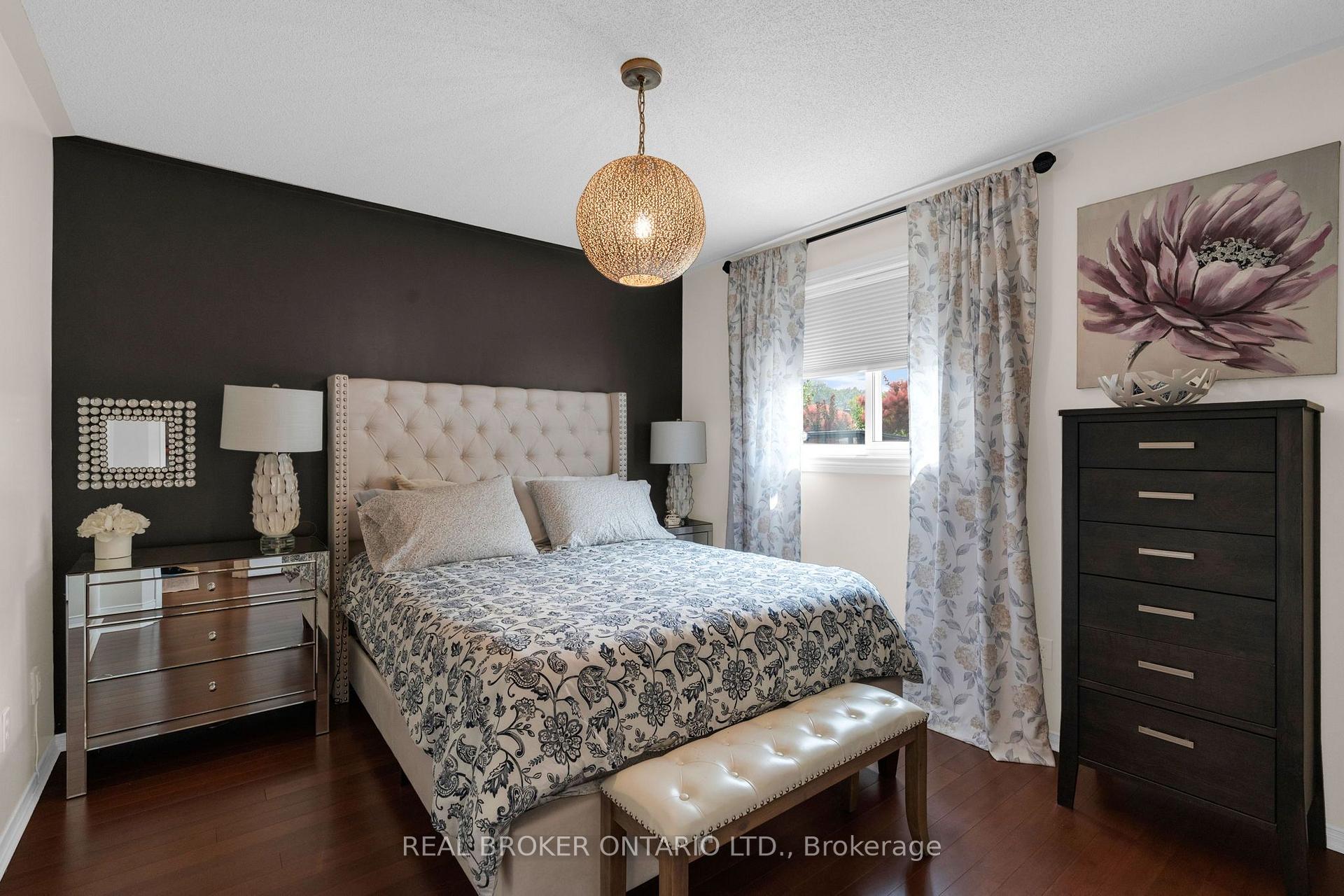 Photo 13 of 10 Wismer Avenue, Barrie, Northwest — HOMEH