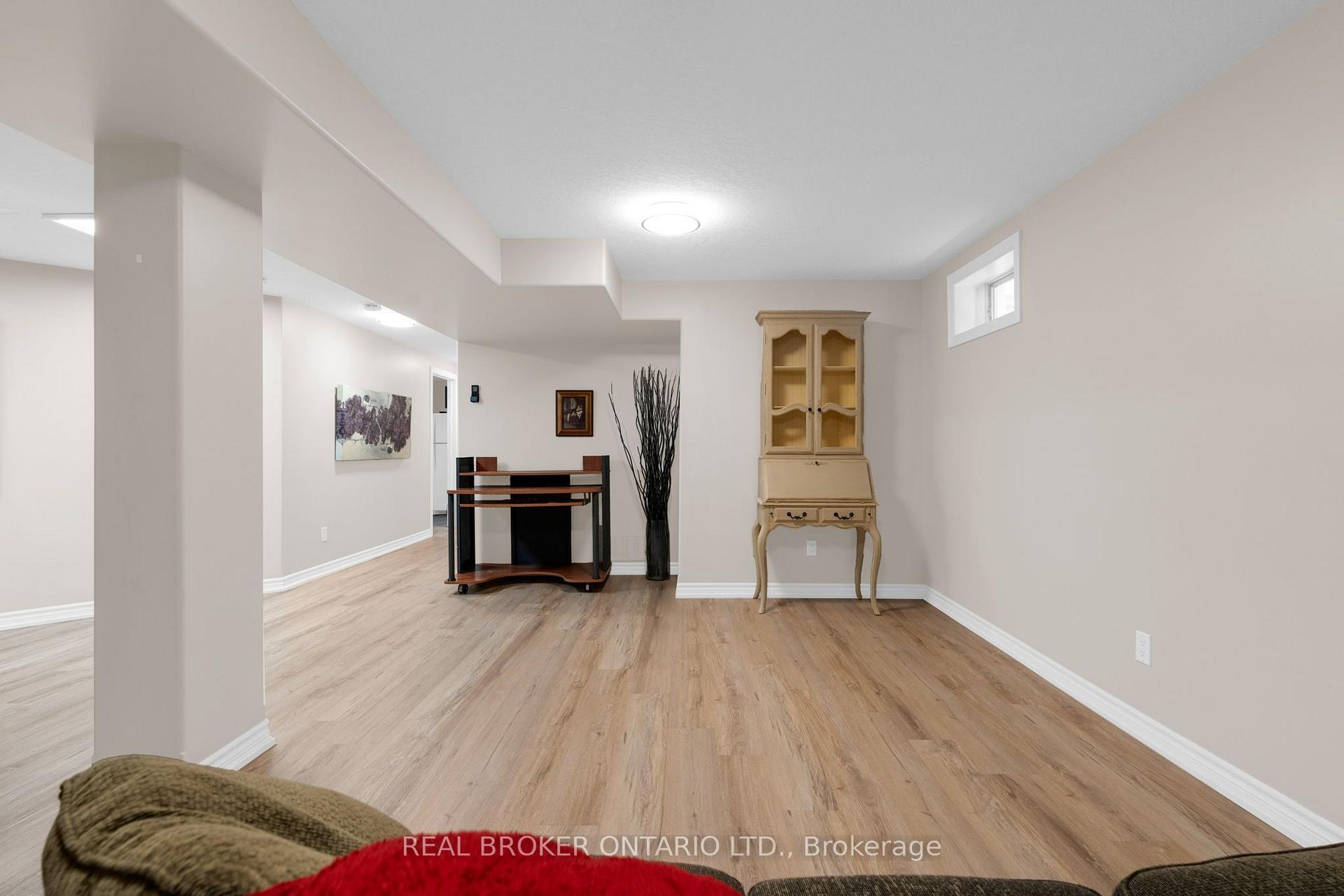 Photo 22 of 10 Wismer Avenue, Barrie, Northwest — HOMEH