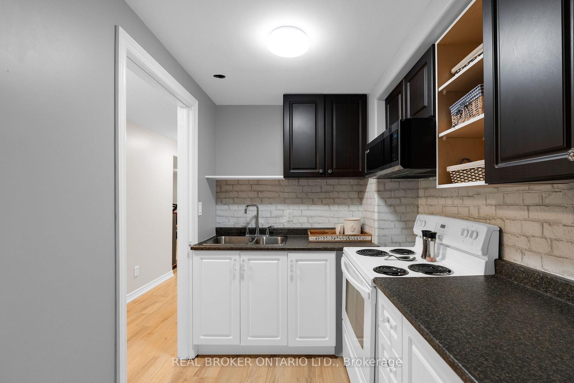 Photo 24 of 10 Wismer Avenue, Barrie, Northwest — HOMEH