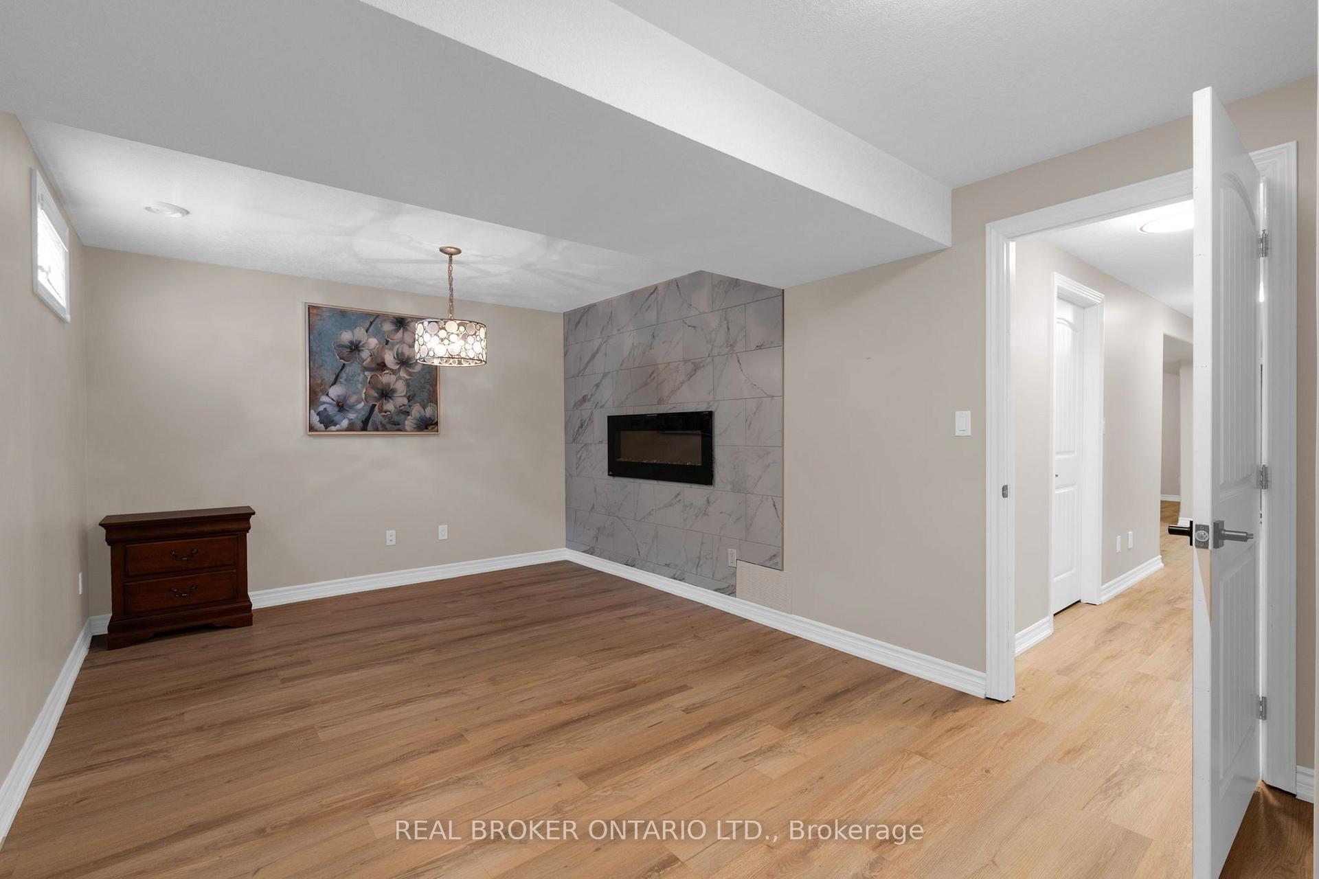Photo 25 of 10 Wismer Avenue, Barrie, Northwest — HOMEH