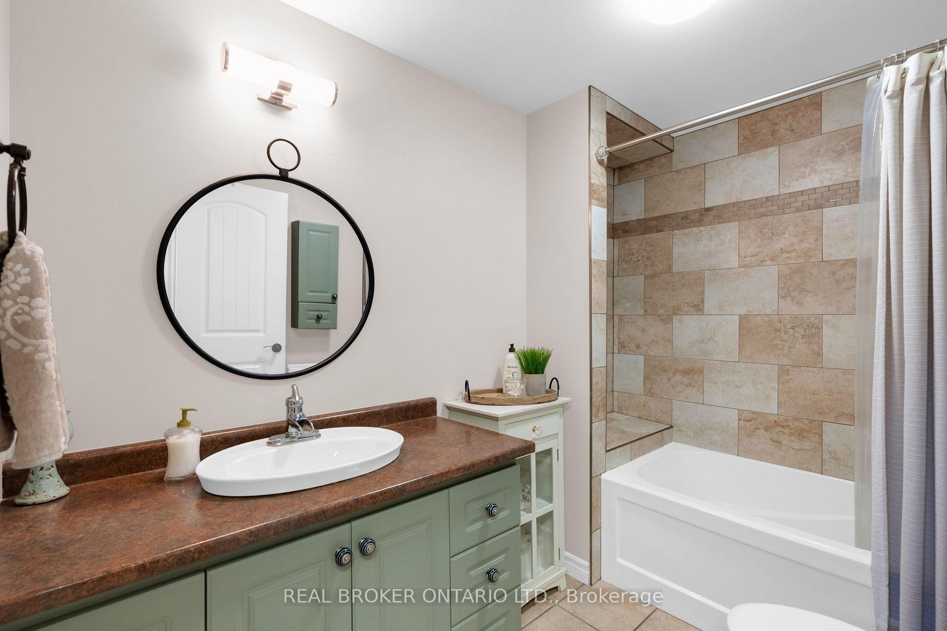 Photo 27 of 10 Wismer Avenue, Barrie, Northwest — HOMEH