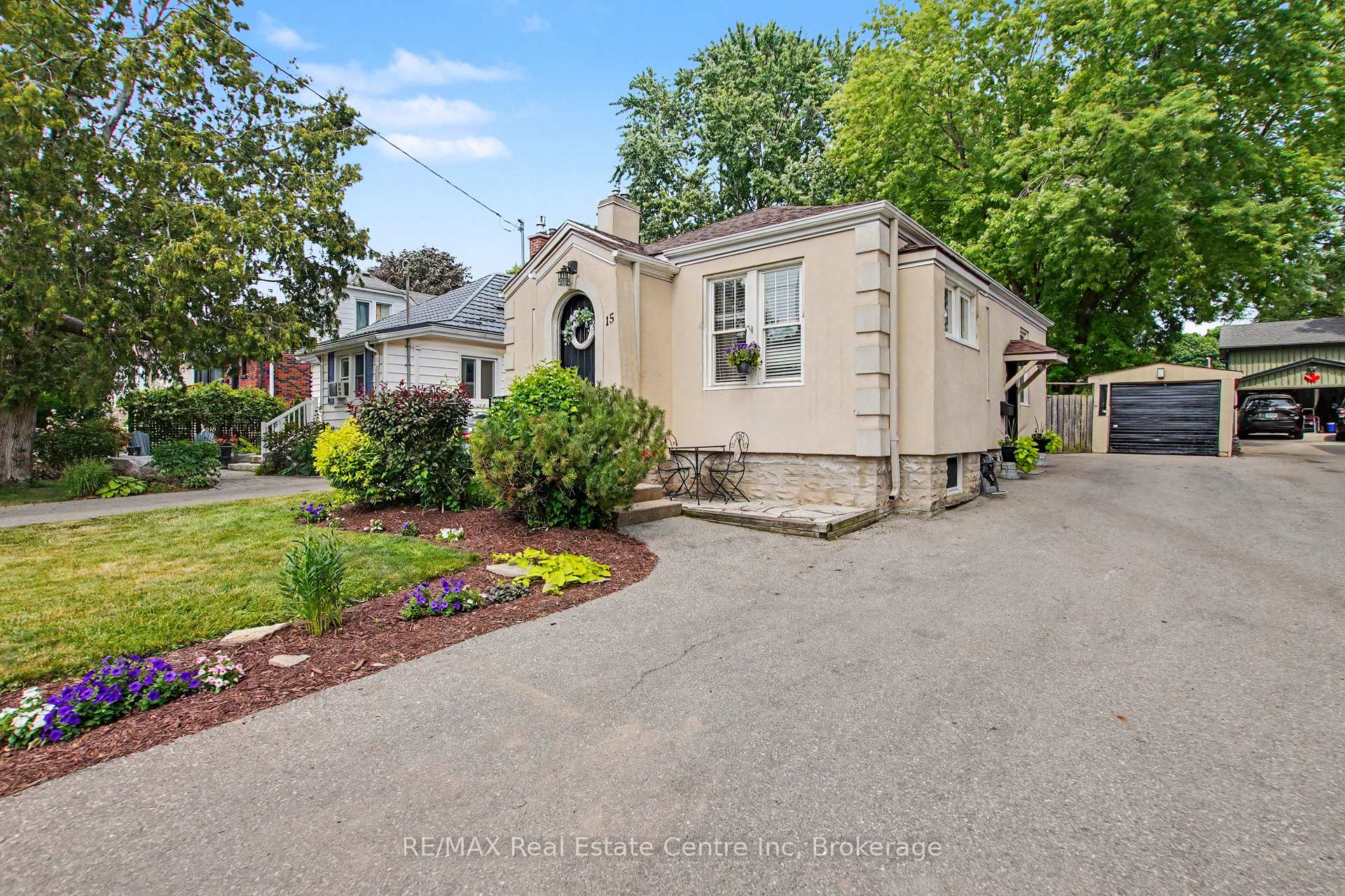 Photo 1 of 15 Elgin Street N, Cambridge, East Galt — HOMEH
