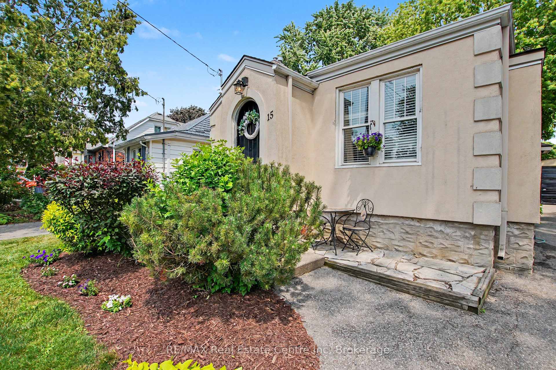 Photo 3 of 15 Elgin Street N, Cambridge, East Galt — HOMEH