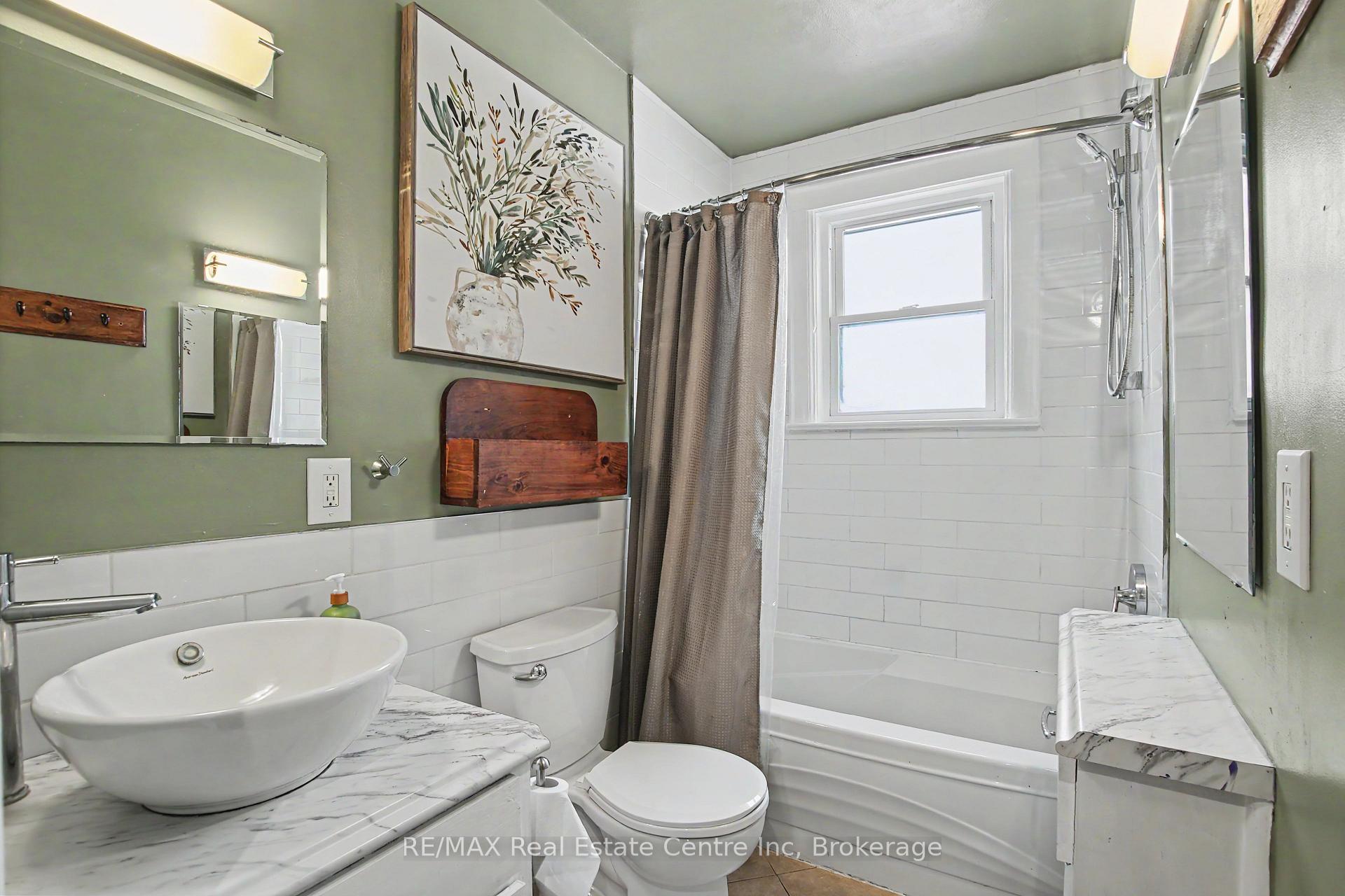 Photo 15 of 15 Elgin Street N, Cambridge, East Galt — HOMEH