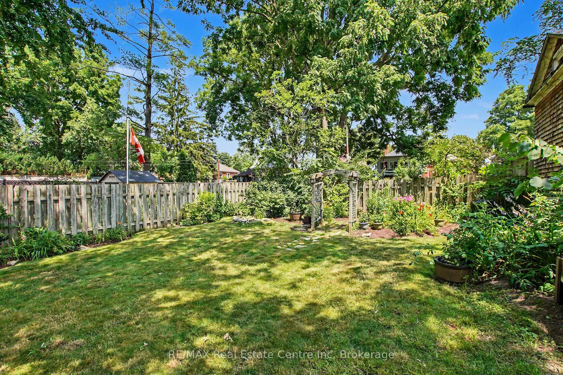 Photo 28 of 15 Elgin Street N, Cambridge, East Galt — HOMEH
