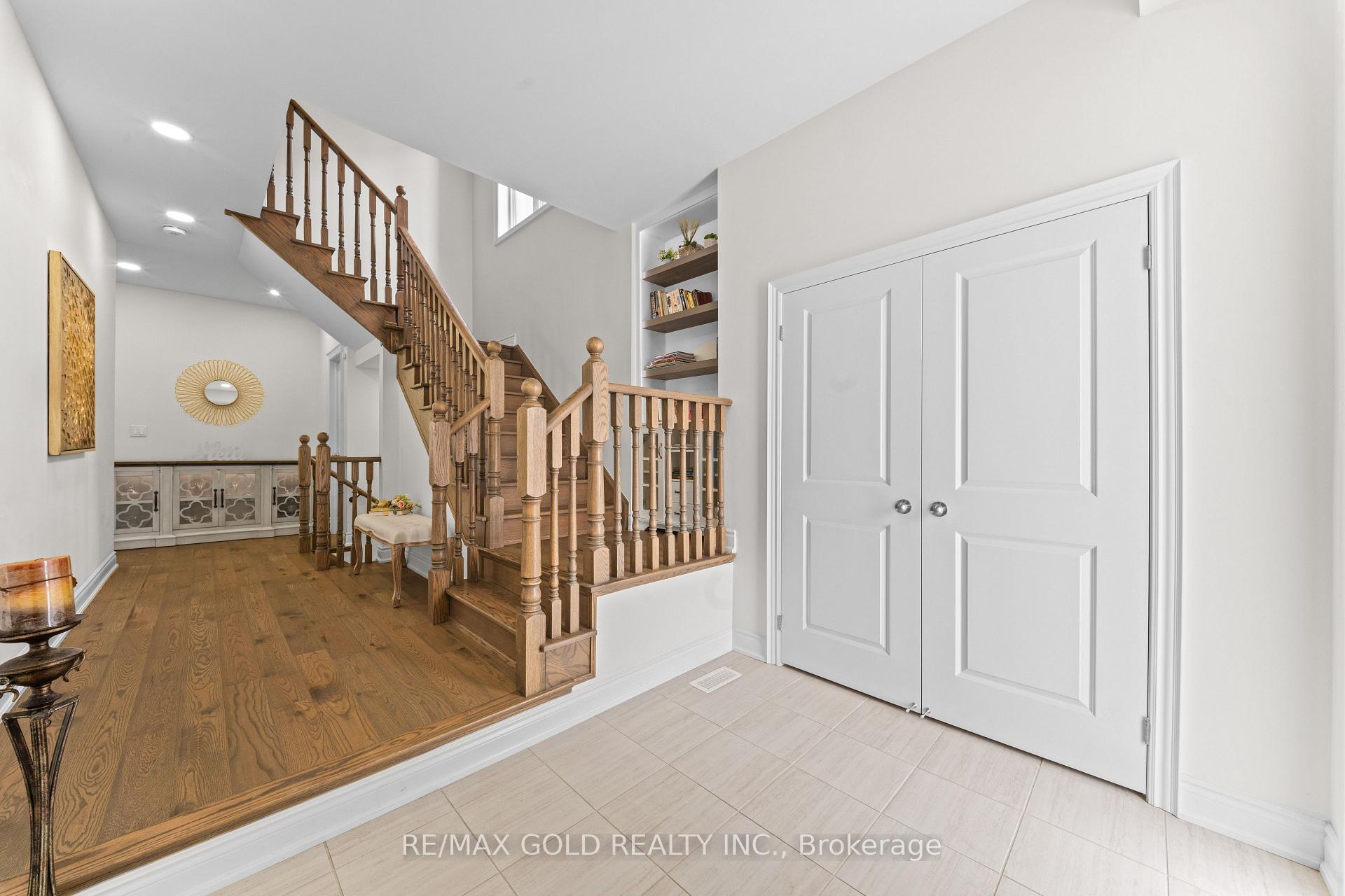 Photo 4 of 58 Stilton Avenue, Vaughan, Kleinburg — HOMEH
