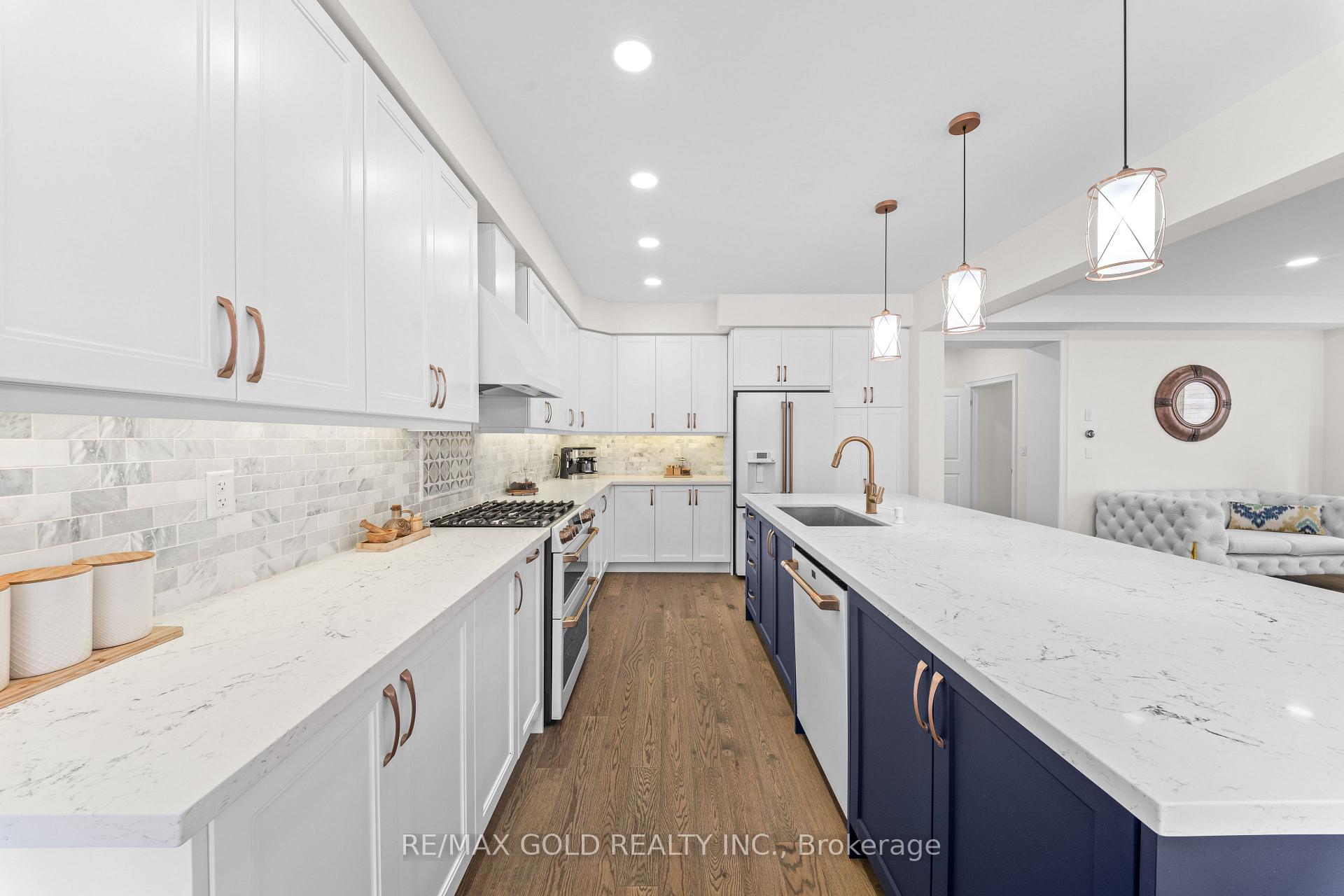 Photo 12 of 58 Stilton Avenue, Vaughan, Kleinburg — HOMEH