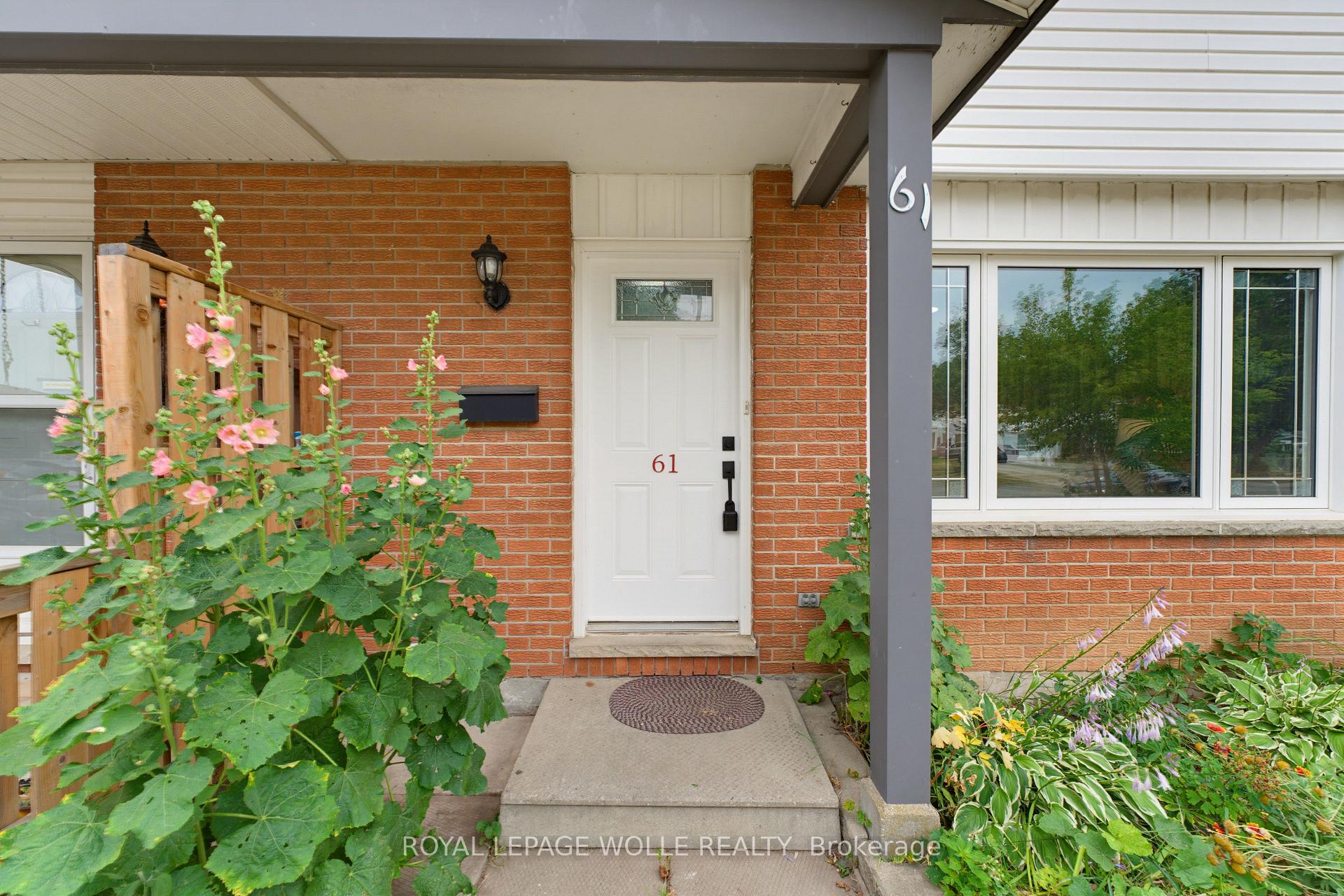 Photo 4 of 61 Balfour Crescent, Kitchener, Vanier - Kitchener — HOMEH