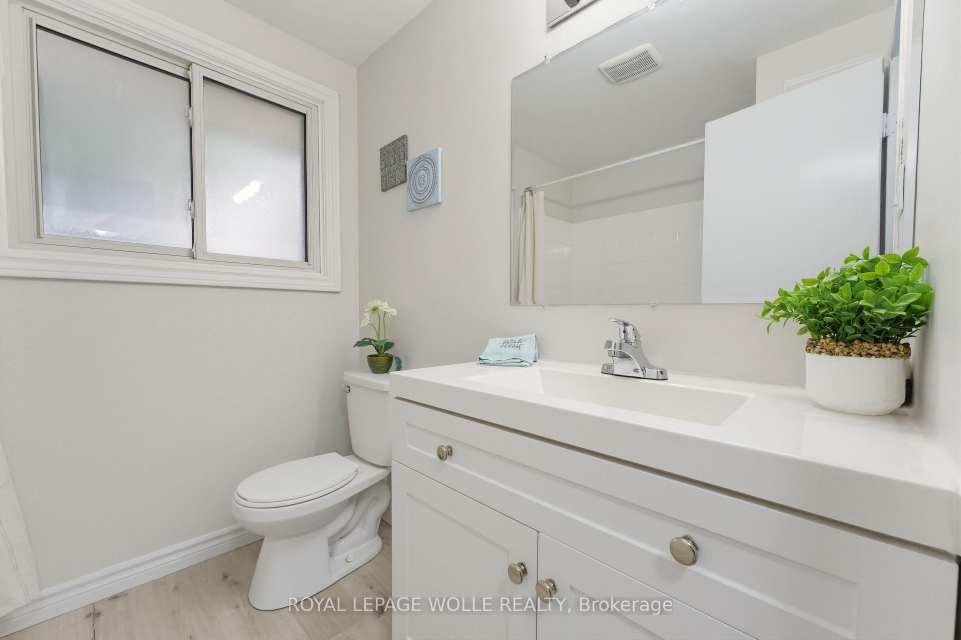 Photo 16 of 61 Balfour Crescent, Kitchener, Vanier - Kitchener — HOMEH