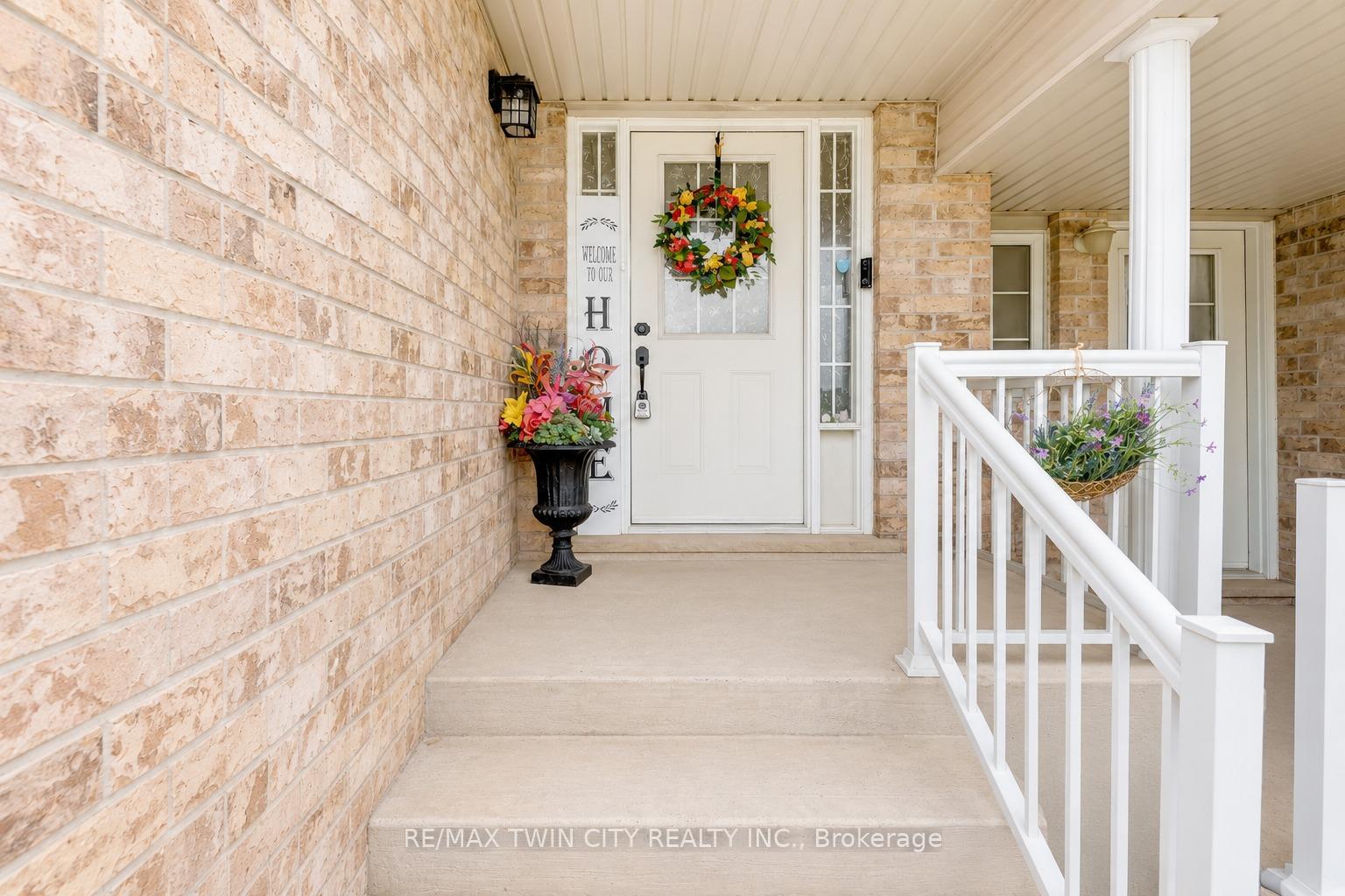 Photo 3 of 235 Red Clover Court, Kitchener, Larentian West — HOMEH