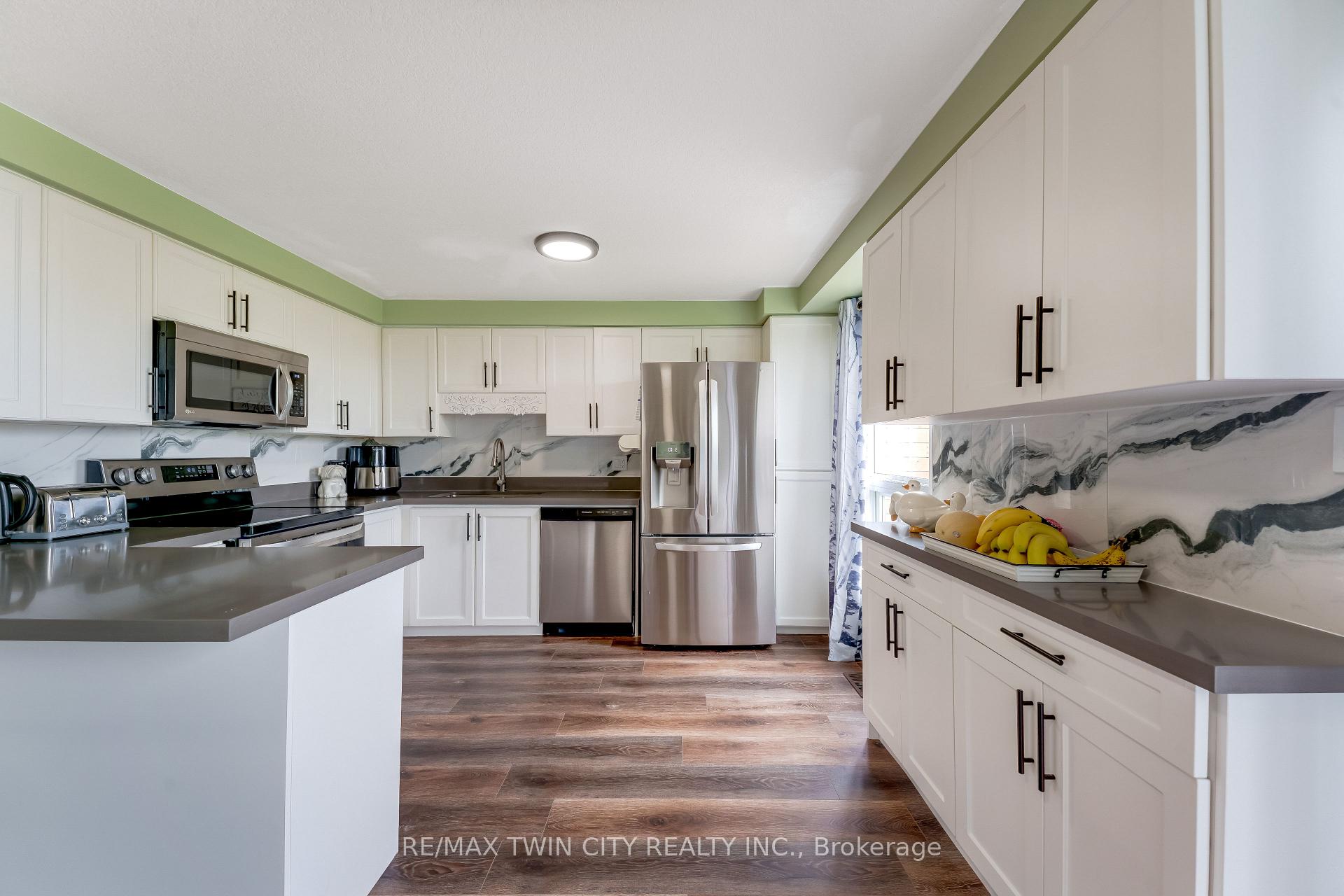 Photo 6 of 235 Red Clover Court, Kitchener, Larentian West — HOMEH