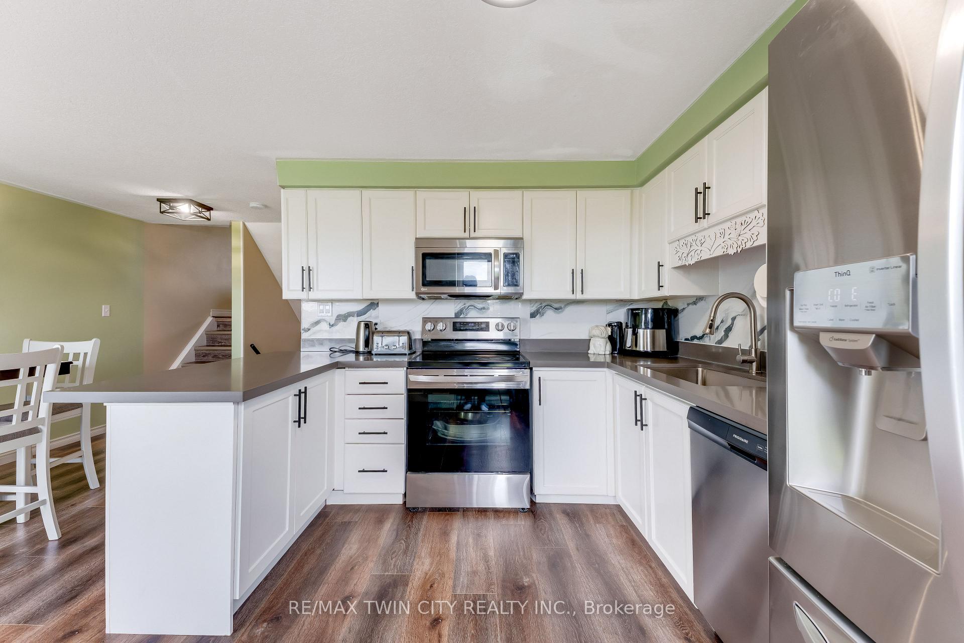 Photo 7 of 235 Red Clover Court, Kitchener, Larentian West — HOMEH