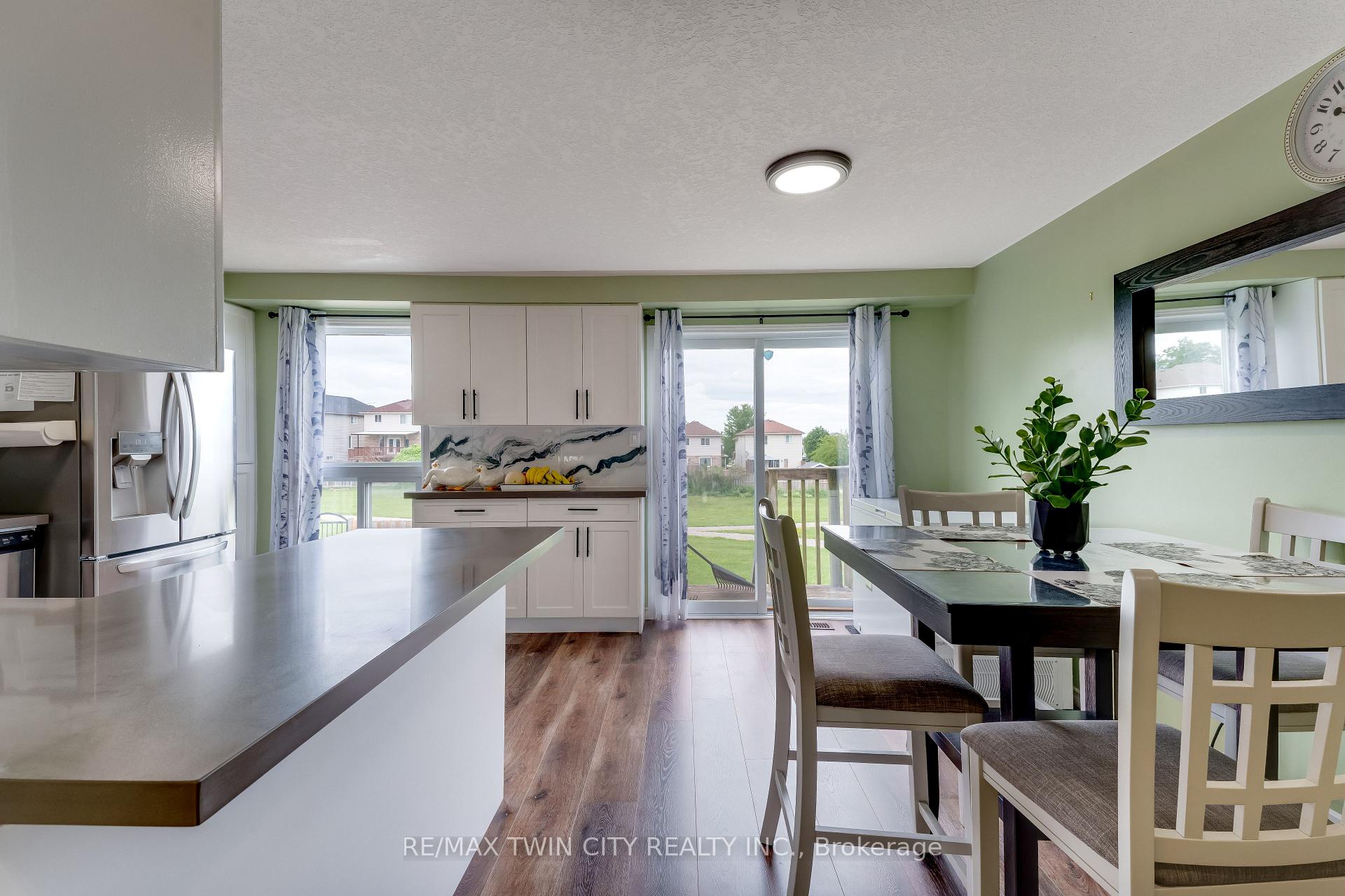 Photo 11 of 235 Red Clover Court, Kitchener, Larentian West — HOMEH