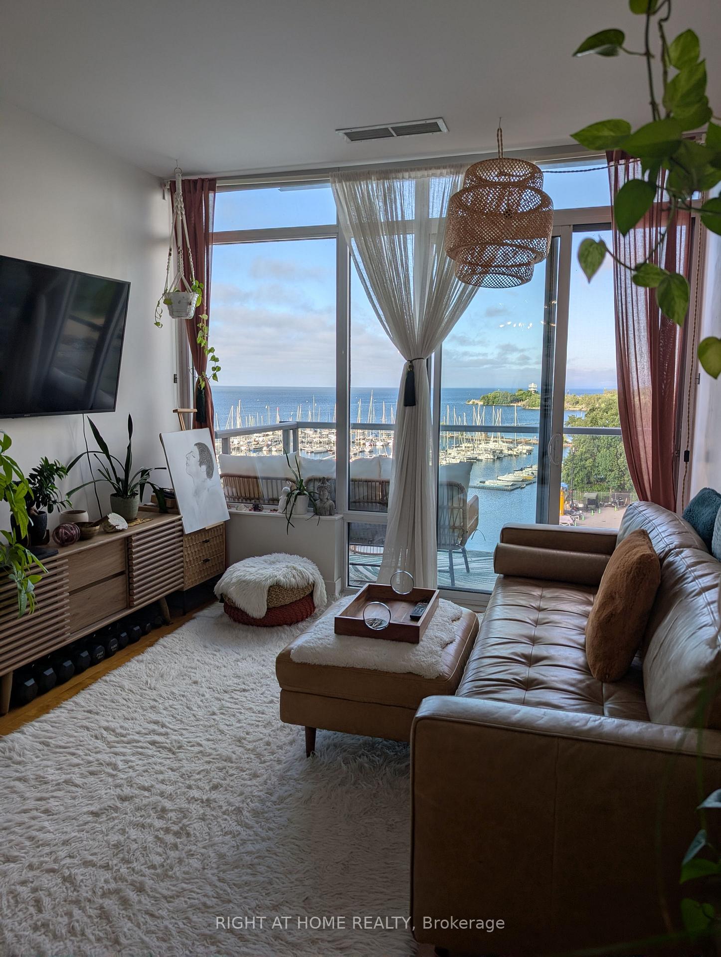 Photo 4 of Unit 823, 90 Stadium Road, Toronto, Niagara — HOMEH