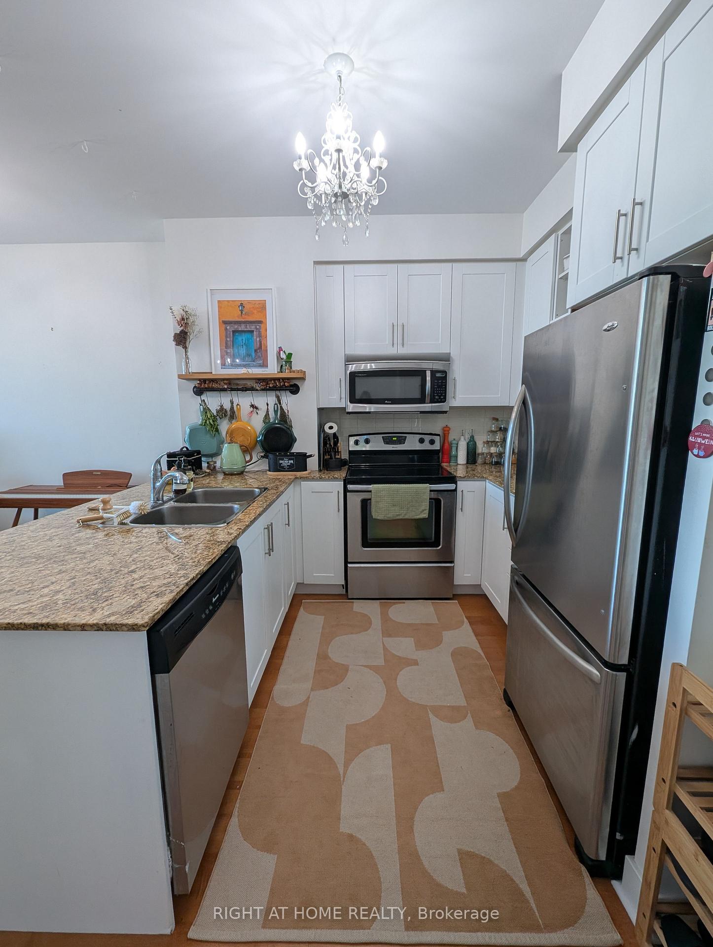 Photo 8 of Unit 823, 90 Stadium Road, Toronto, Niagara — HOMEH