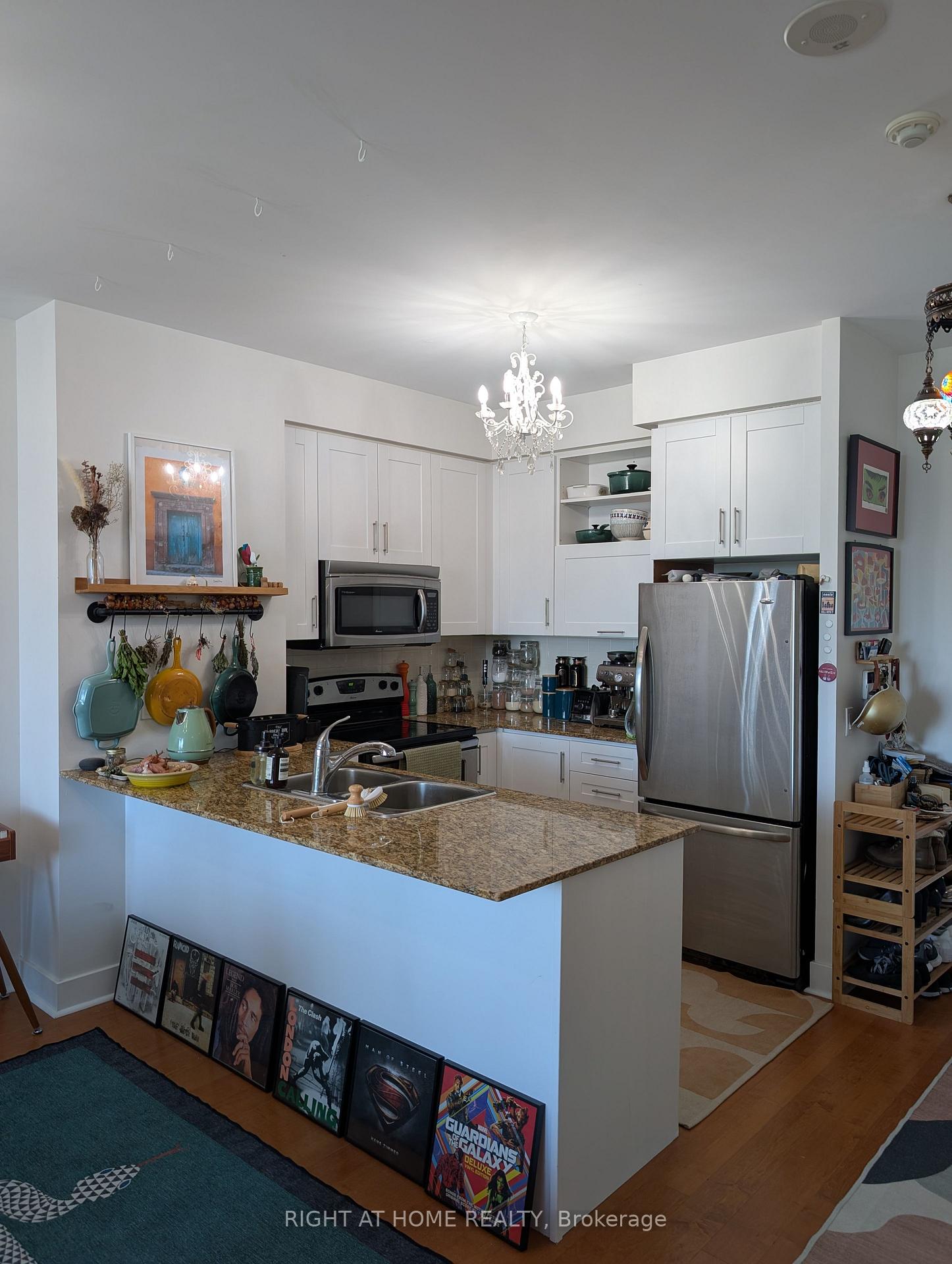 Photo 9 of Unit 823, 90 Stadium Road, Toronto, Niagara — HOMEH