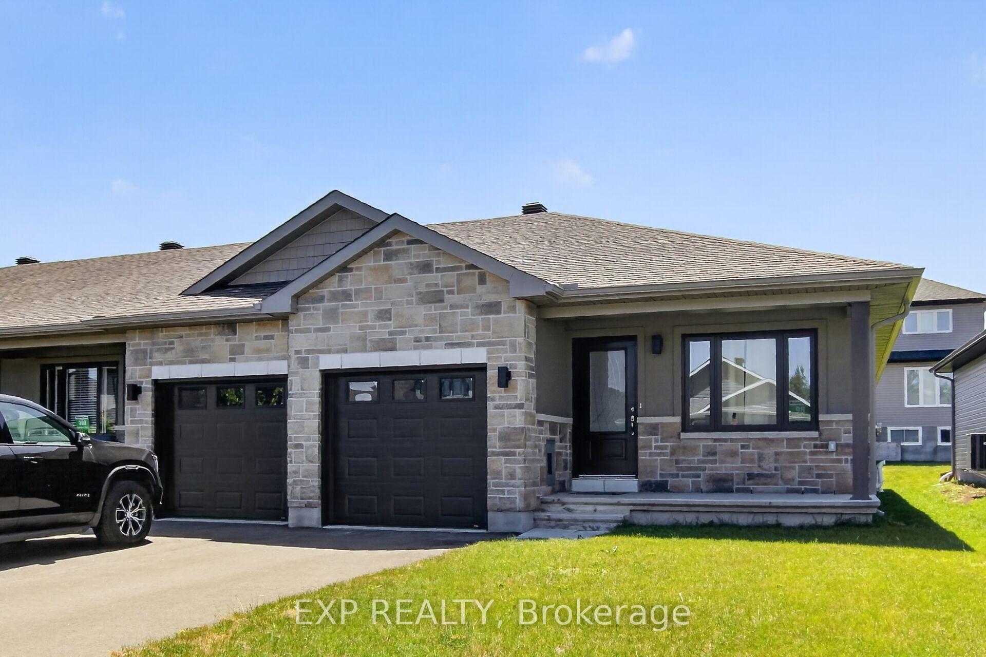 Photo 2 of 98 Seabert Drive, Arnprior, Arnprior — HOMEH