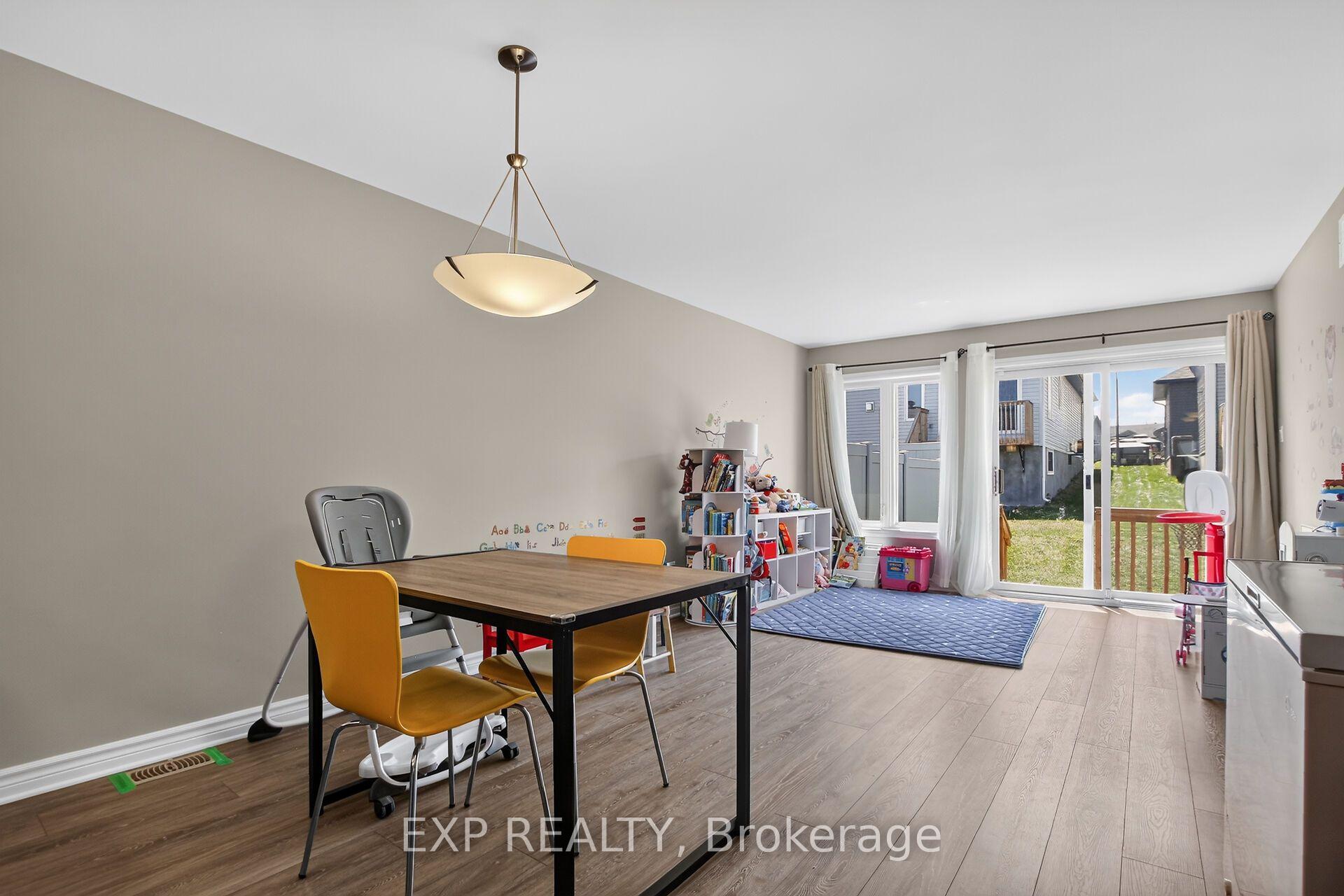 Photo 13 of 98 Seabert Drive, Arnprior, Arnprior — HOMEH