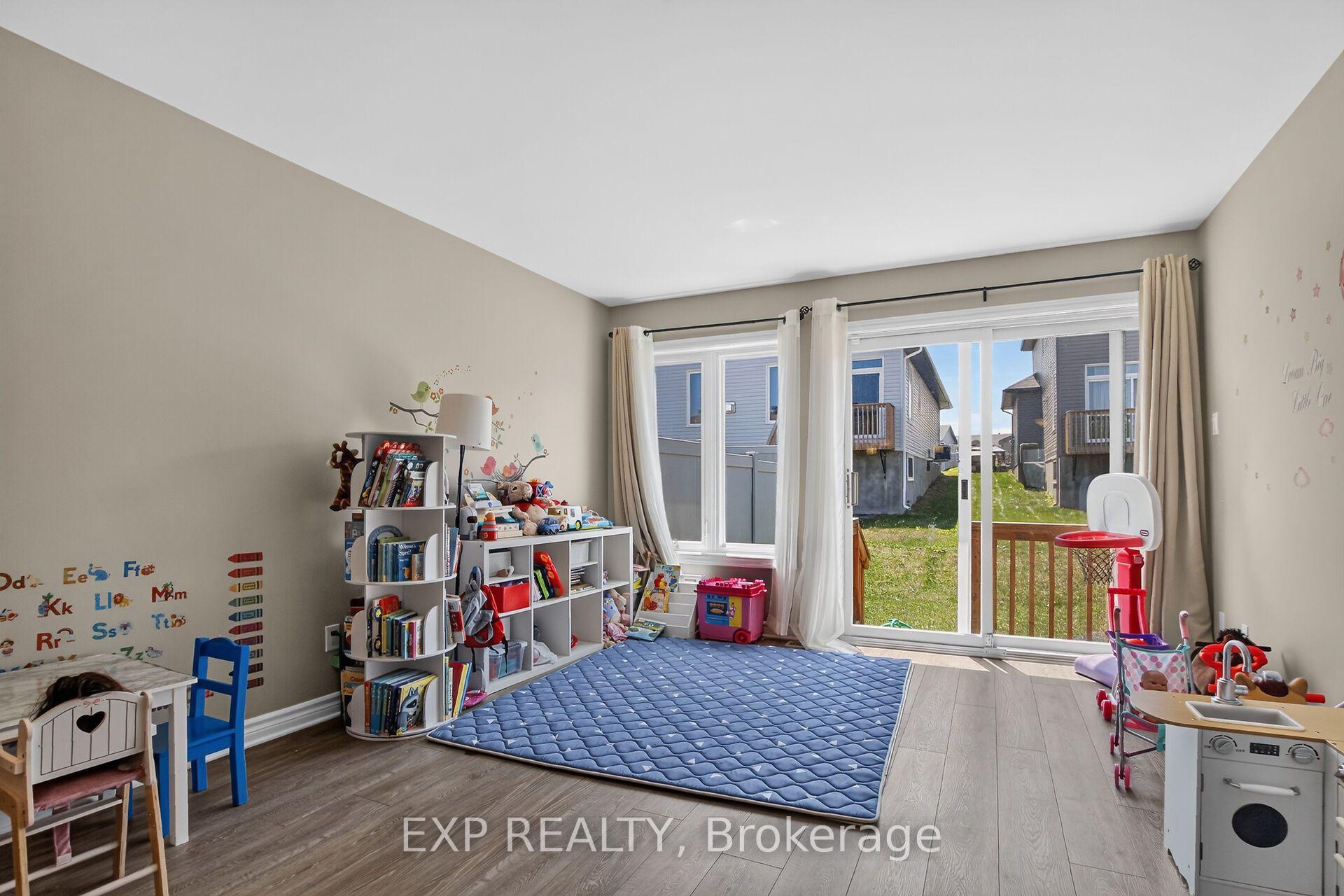 Photo 18 of 98 Seabert Drive, Arnprior, Arnprior — HOMEH