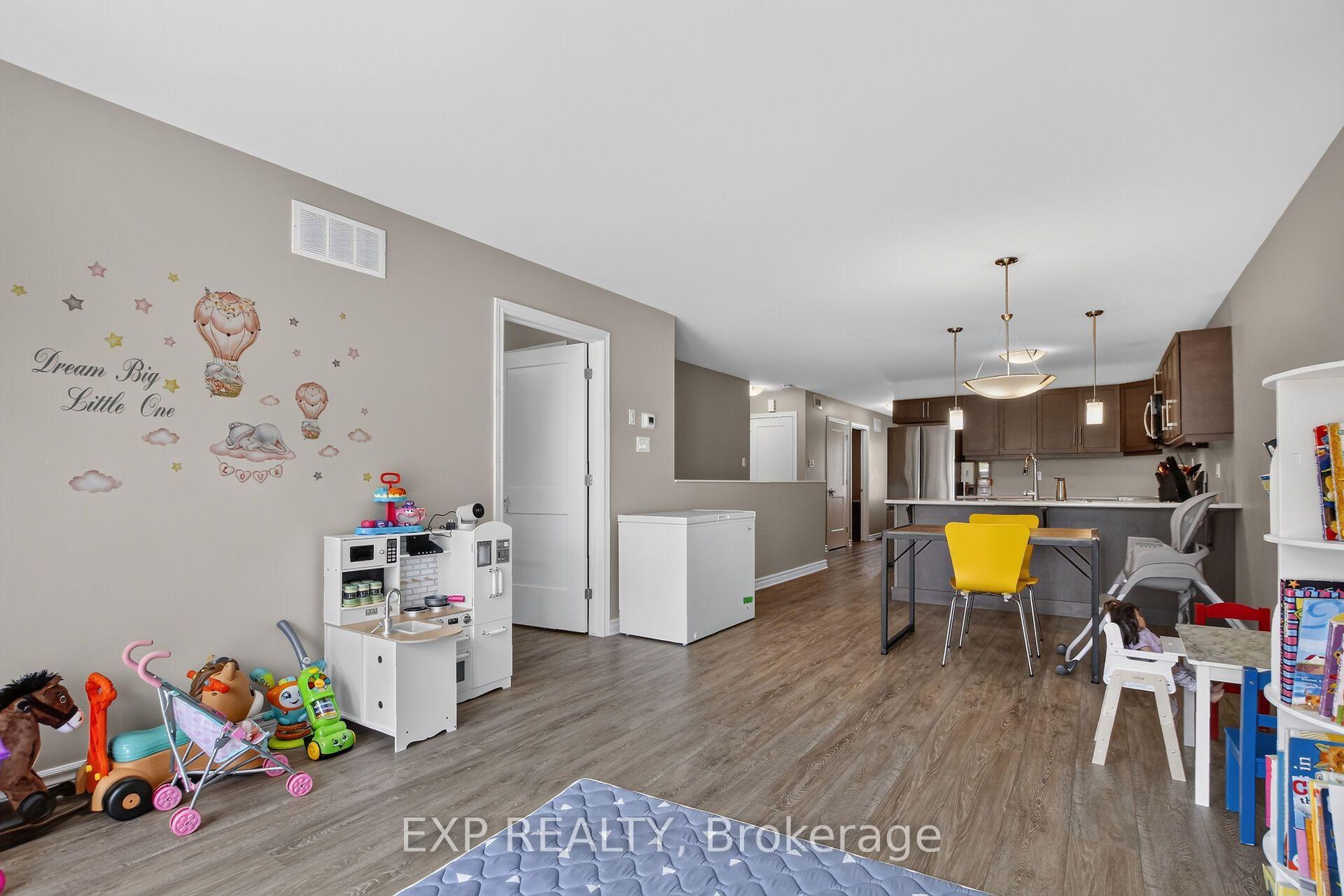 Photo 20 of 98 Seabert Drive, Arnprior, Arnprior — HOMEH