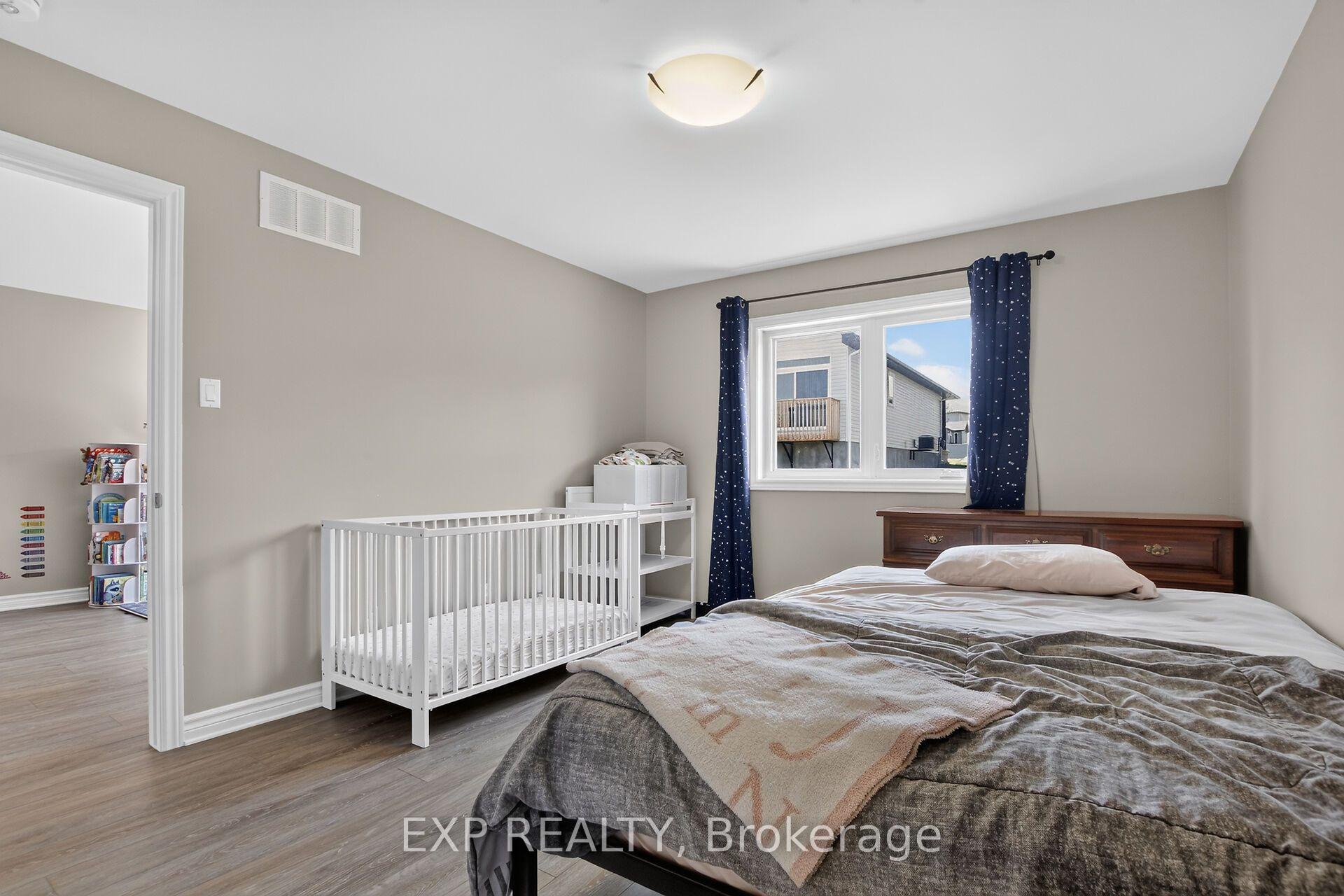 Photo 23 of 98 Seabert Drive, Arnprior, Arnprior — HOMEH