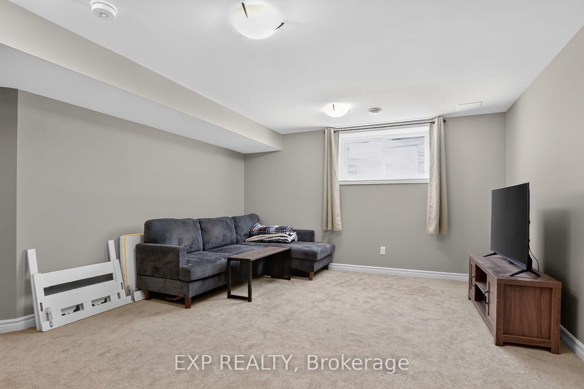 Photo 33 of 98 Seabert Drive, Arnprior, Arnprior — HOMEH