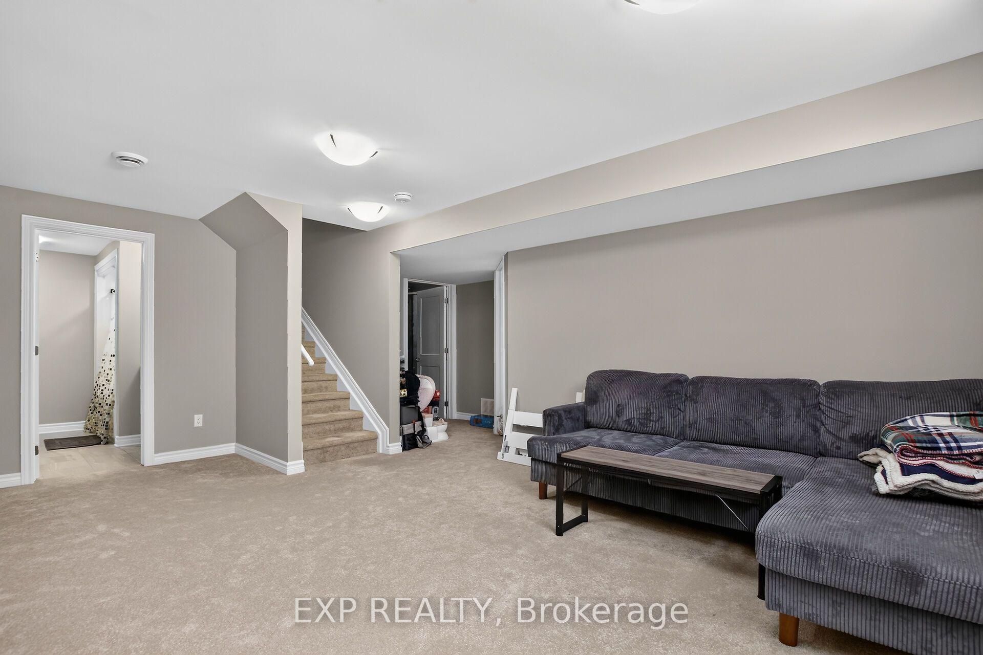 Photo 34 of 98 Seabert Drive, Arnprior, Arnprior — HOMEH