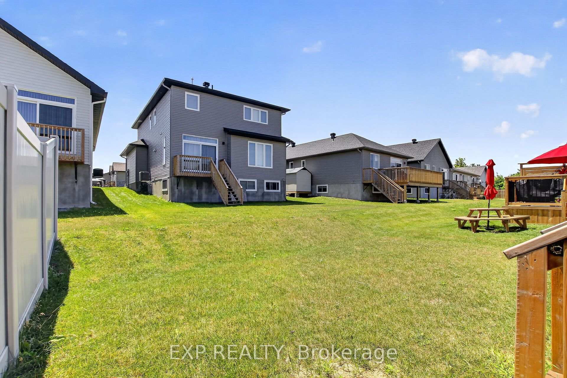 Photo 36 of 98 Seabert Drive, Arnprior, Arnprior — HOMEH